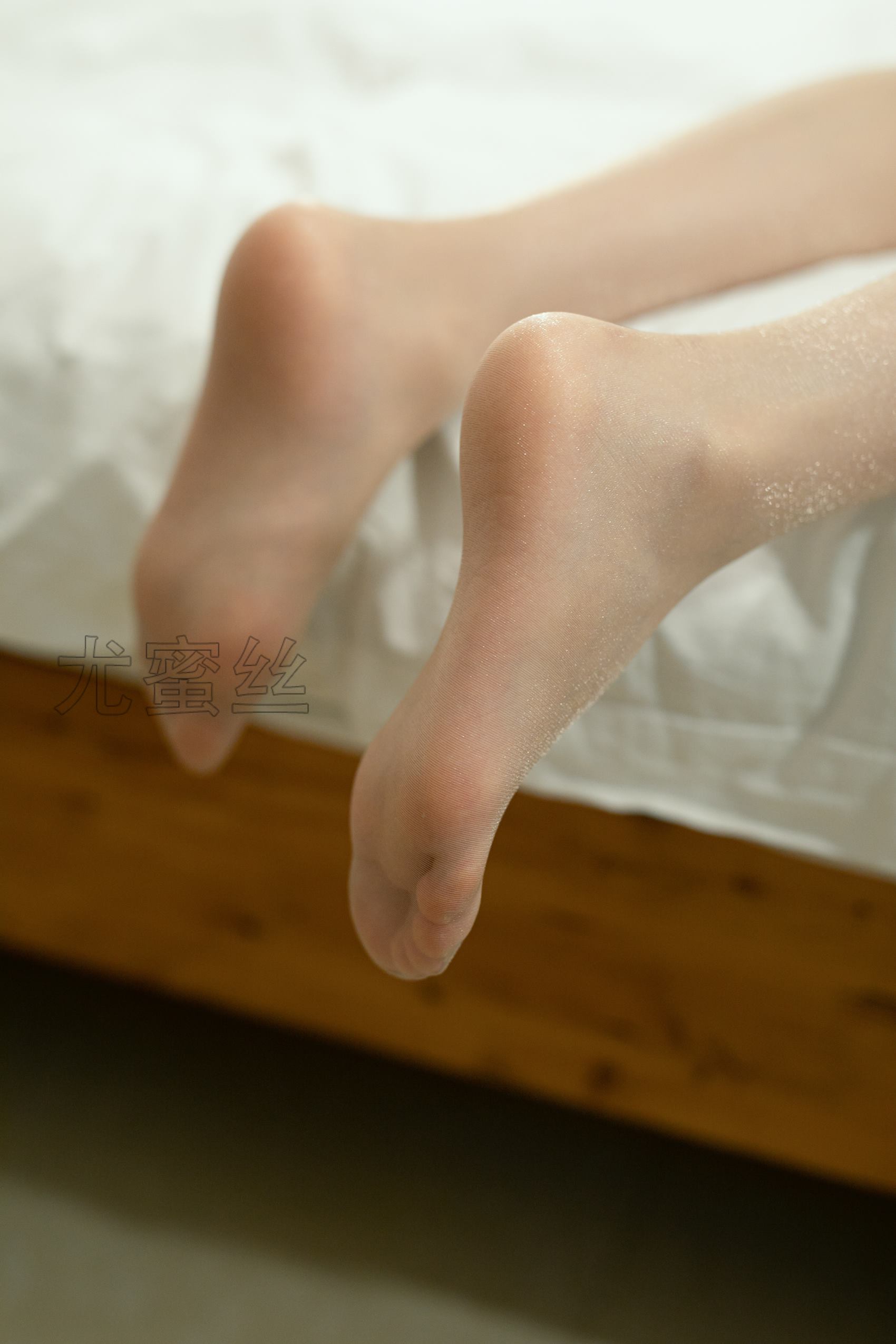 图片[44]-尤蜜丝  穿搭推广展示图集 肉丝搭配白色细高跟[137P] – 速更版-美库