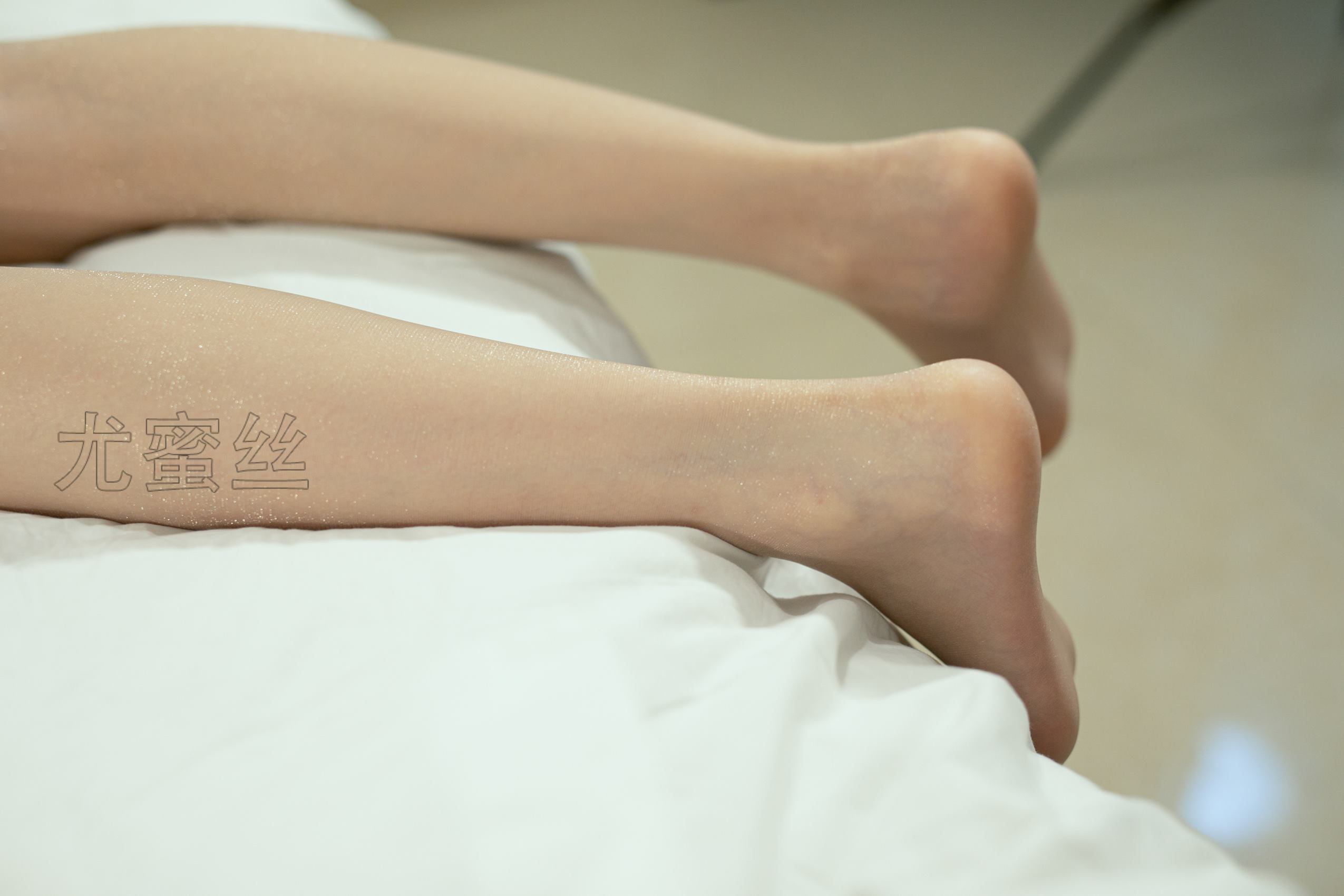 图片[48]-尤蜜丝  穿搭推广展示图集 肉丝搭配白色细高跟[137P] – 速更版-美库