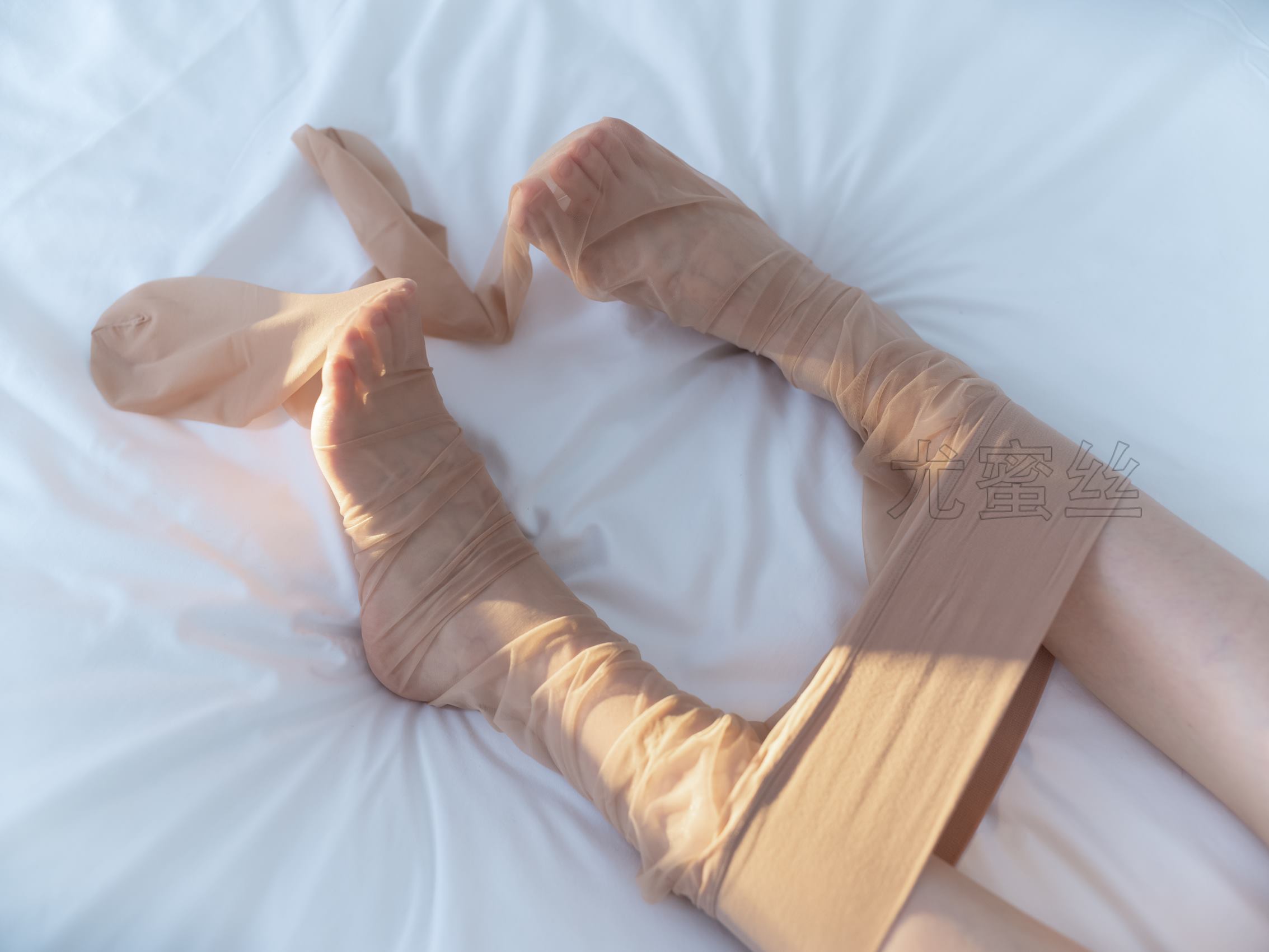 图片[10]-[尤蜜丝]尤蜜丝  穿搭推广展示图集 清晨的肉丝和红格子裙[88P] – 速更版-美库