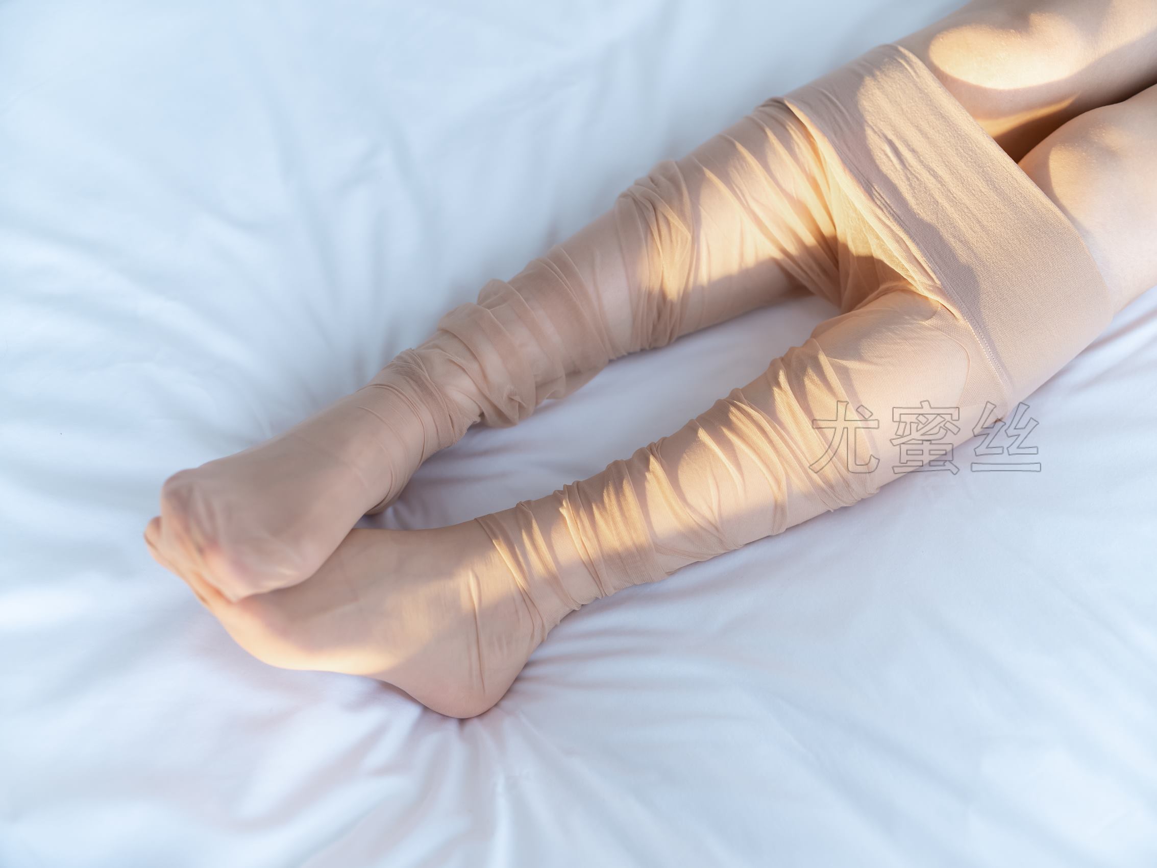 图片[11]-[尤蜜丝]尤蜜丝  穿搭推广展示图集 清晨的肉丝和红格子裙[88P] – 速更版-美库