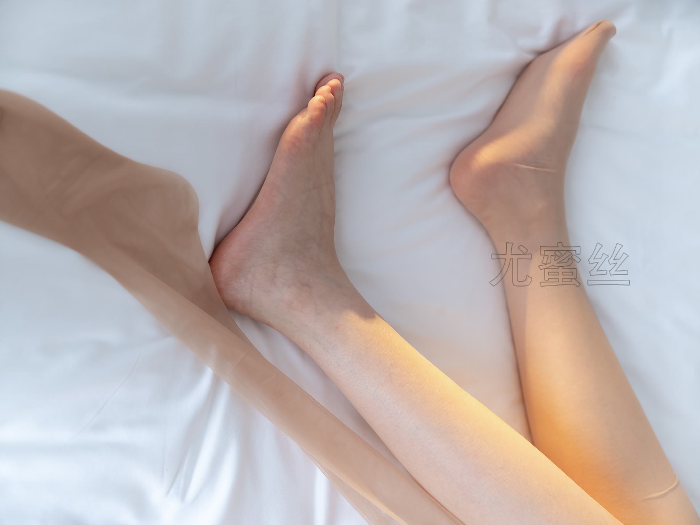 图片[27]-[尤蜜丝]尤蜜丝  穿搭推广展示图集 清晨的肉丝和红格子裙[88P] – 速更版-美库