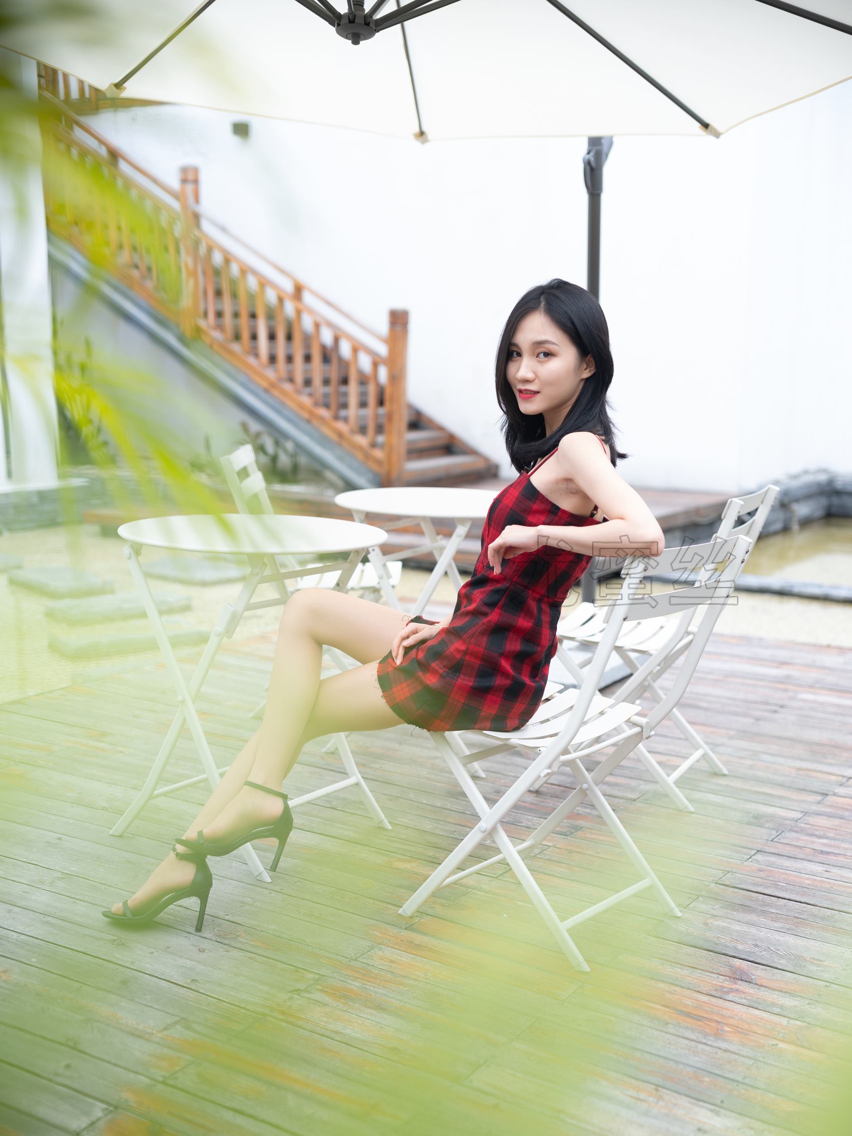 图片[87]-[尤蜜丝]尤蜜丝  穿搭推广展示图集 清晨的肉丝和红格子裙[88P] – 速更版-美库