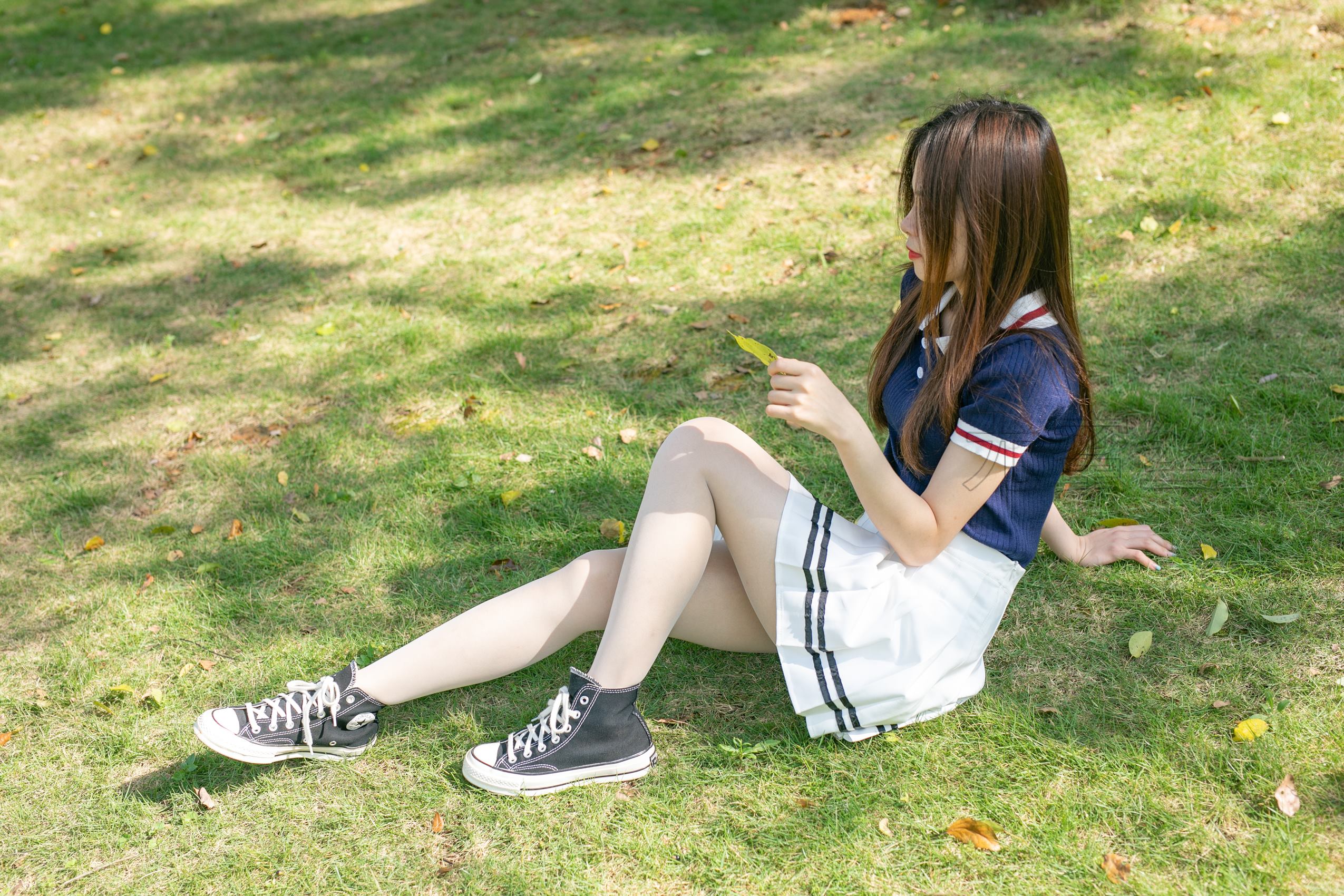 图片[17]-[尤蜜丝]尤蜜丝  穿搭推广展示图集 像个孩子一样的淘气[209P] – 速更版-美库