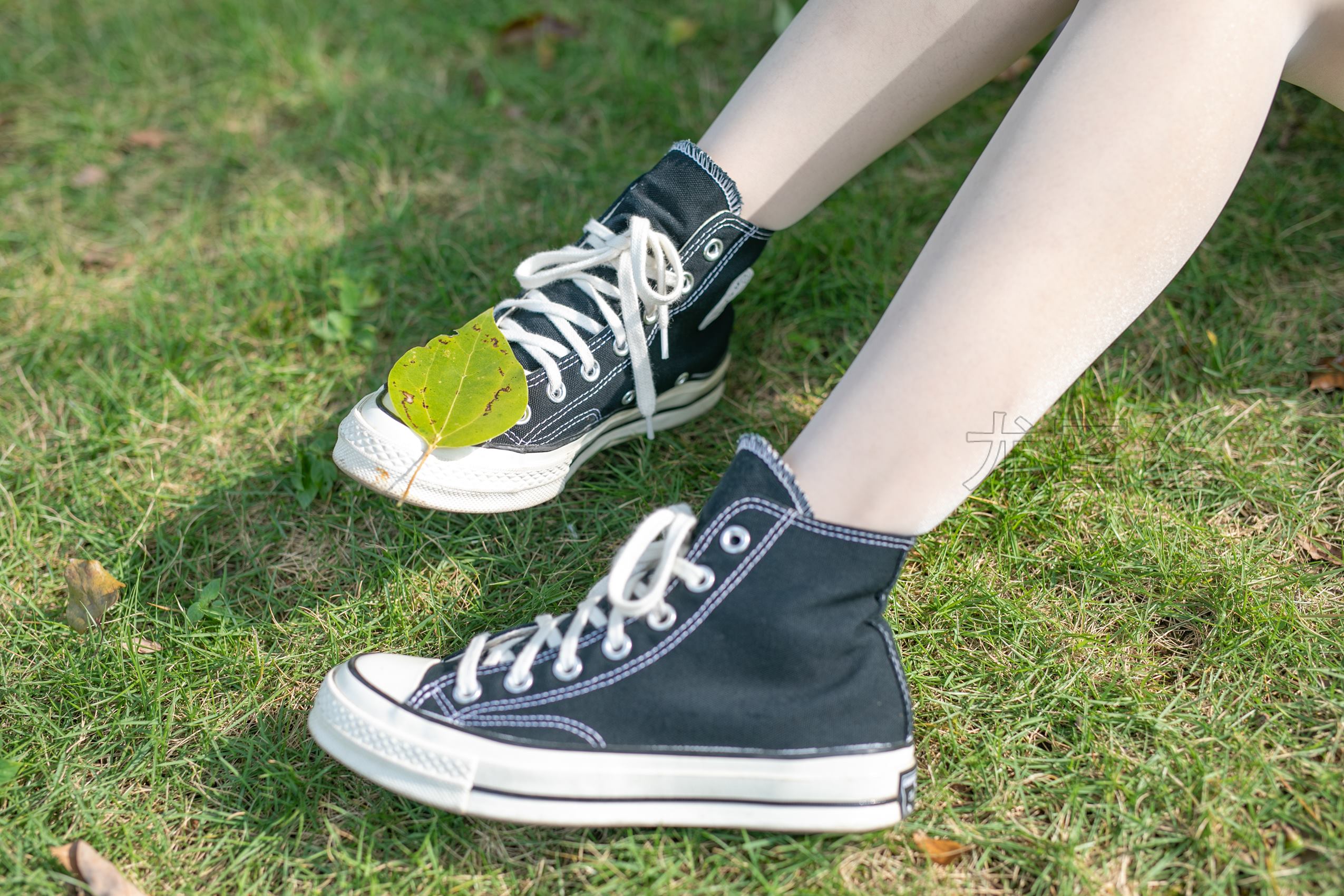 图片[22]-[尤蜜丝]尤蜜丝  穿搭推广展示图集 像个孩子一样的淘气[209P] – 速更版-美库