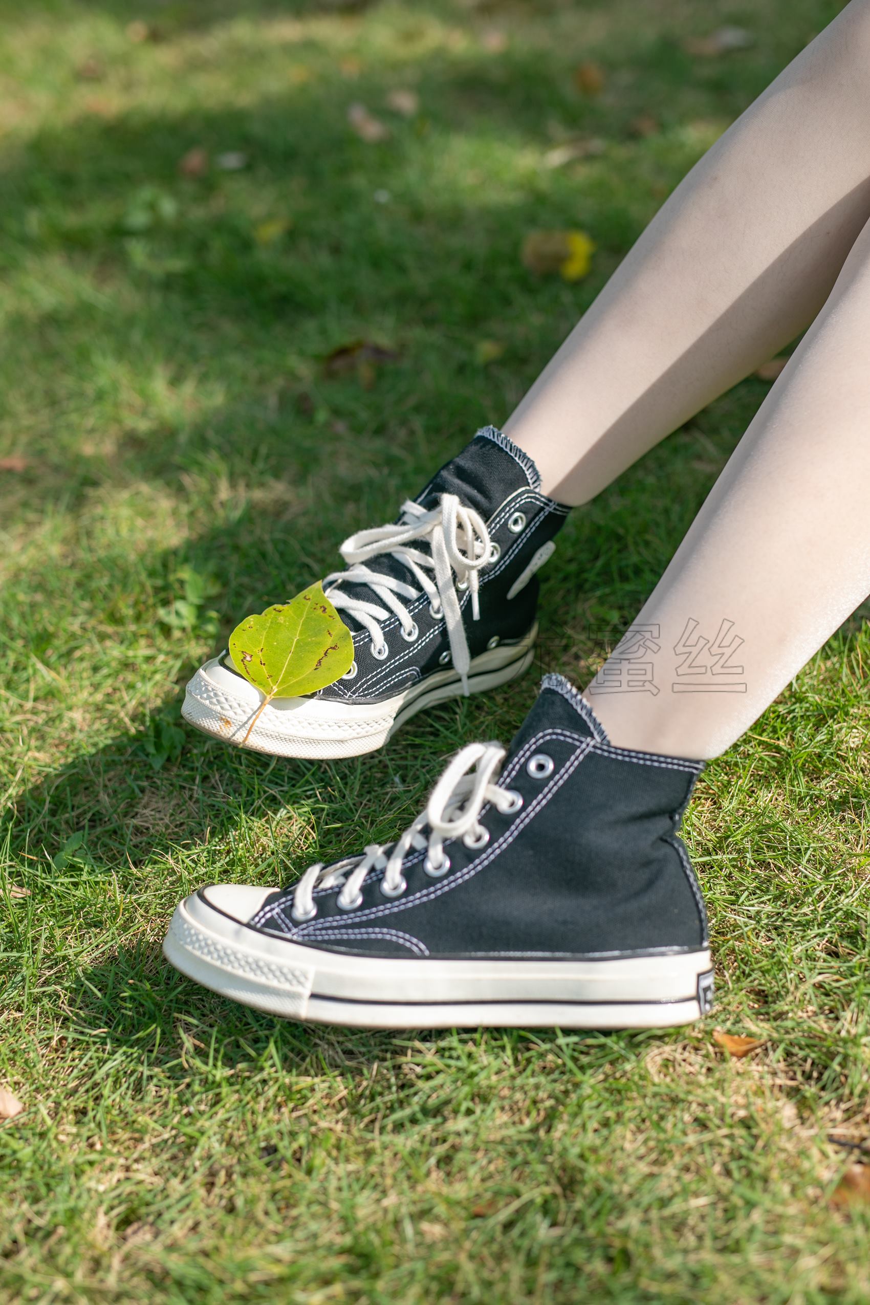 图片[23]-[尤蜜丝]尤蜜丝  穿搭推广展示图集 像个孩子一样的淘气[209P] – 速更版-美库