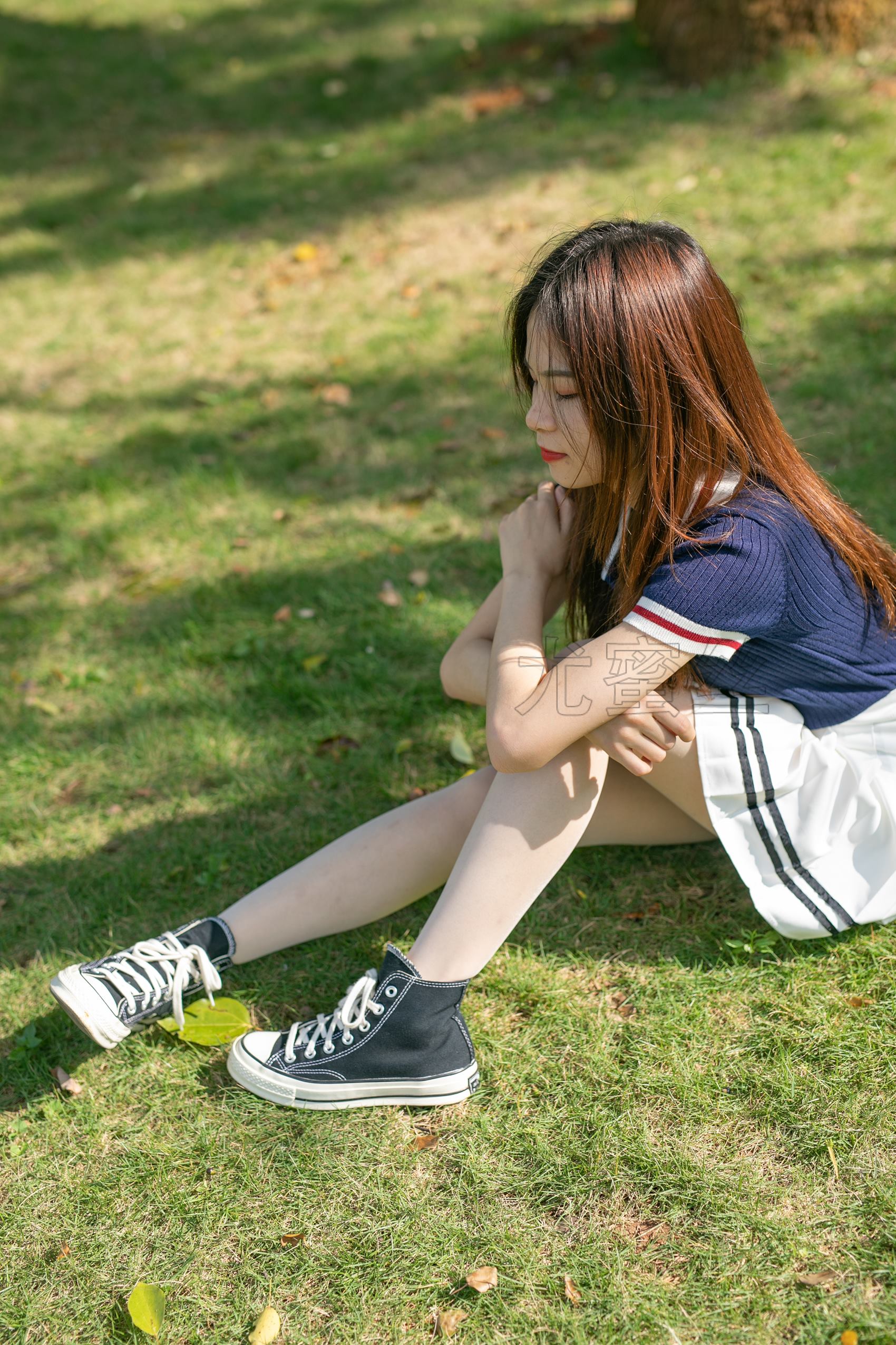 图片[25]-[尤蜜丝]尤蜜丝  穿搭推广展示图集 像个孩子一样的淘气[209P] – 速更版-美库