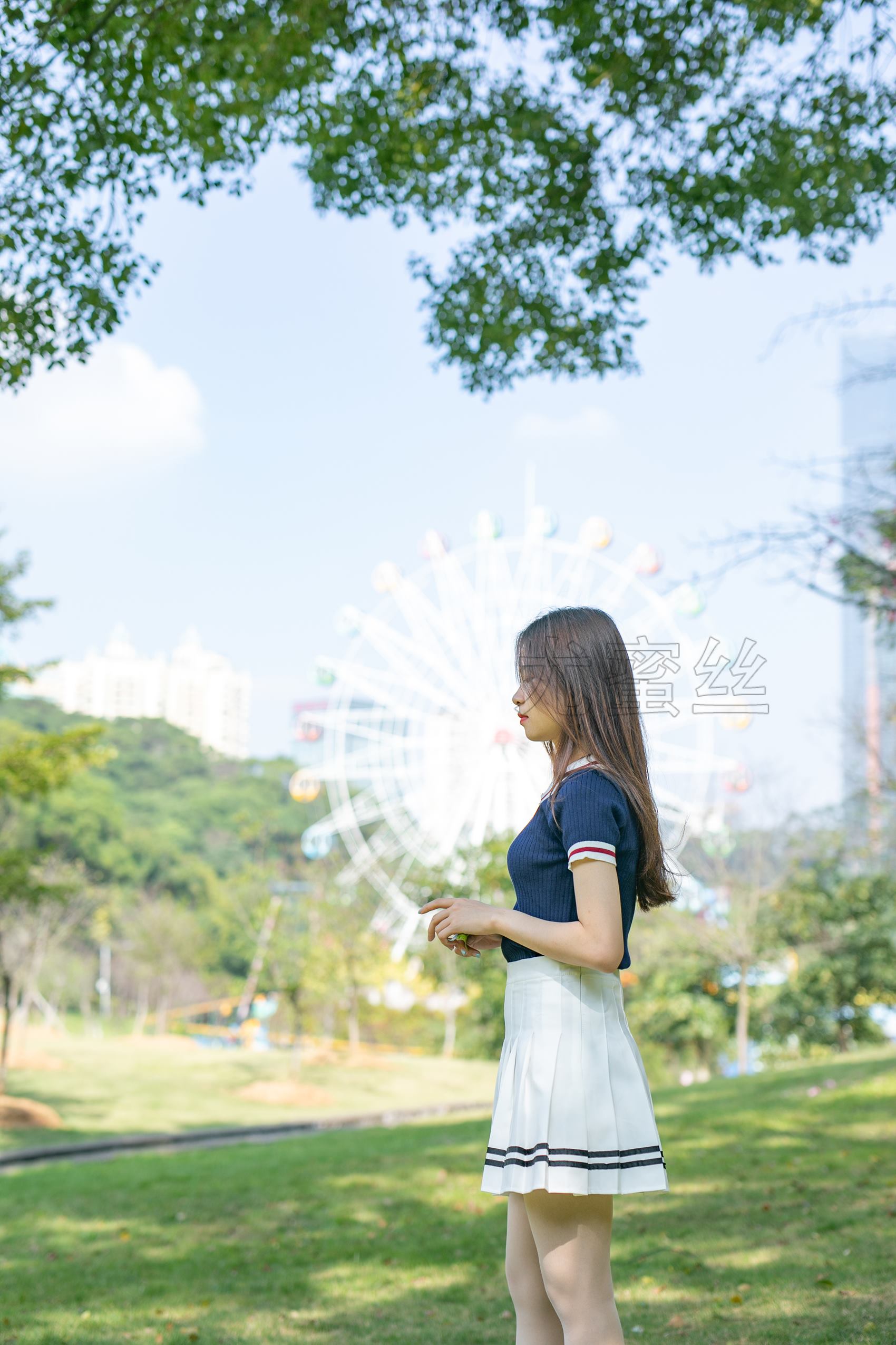 图片[28]-[尤蜜丝]尤蜜丝  穿搭推广展示图集 像个孩子一样的淘气[209P] – 速更版-美库