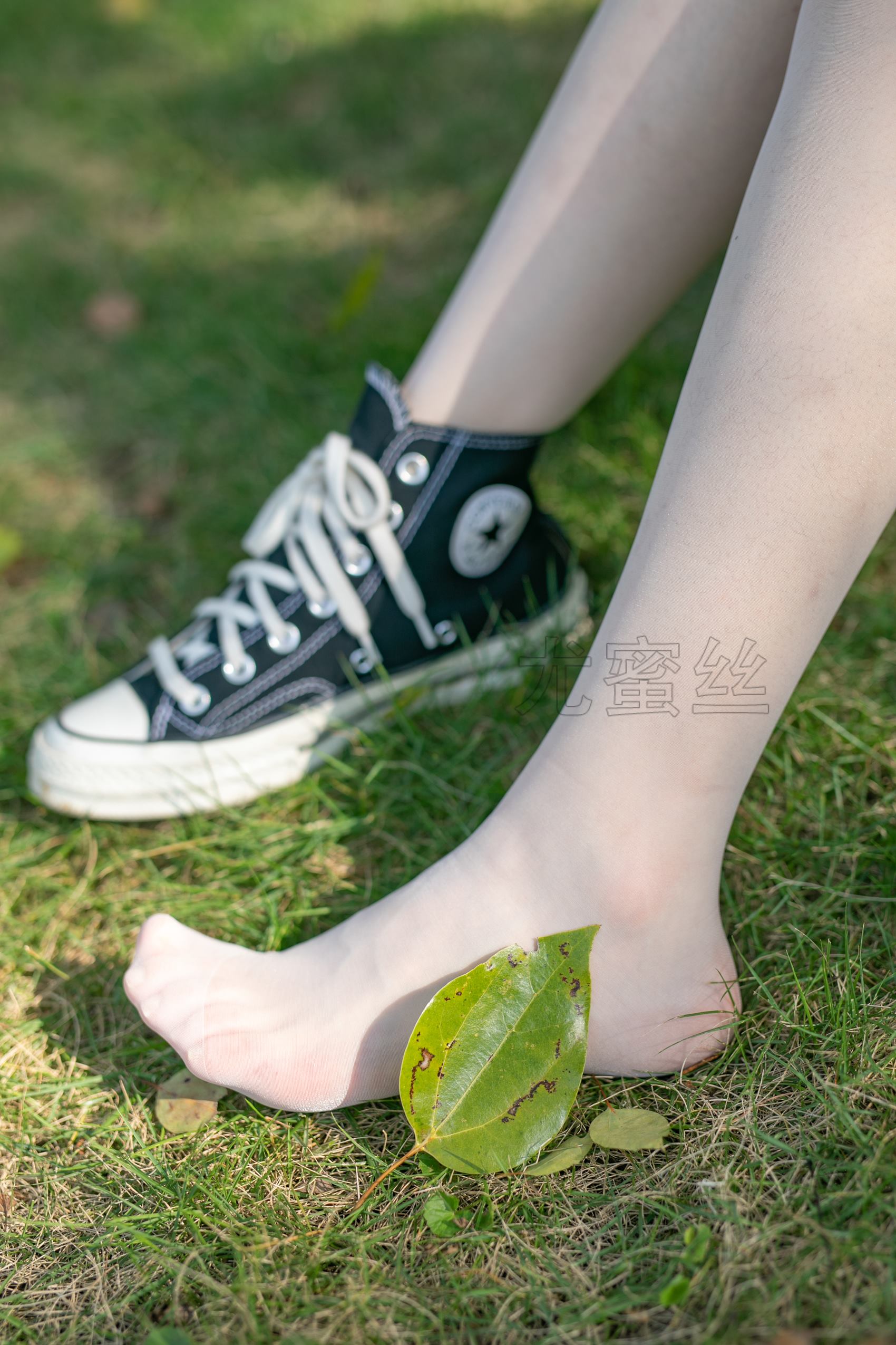 图片[30]-[尤蜜丝]尤蜜丝  穿搭推广展示图集 像个孩子一样的淘气[209P] – 速更版-美库