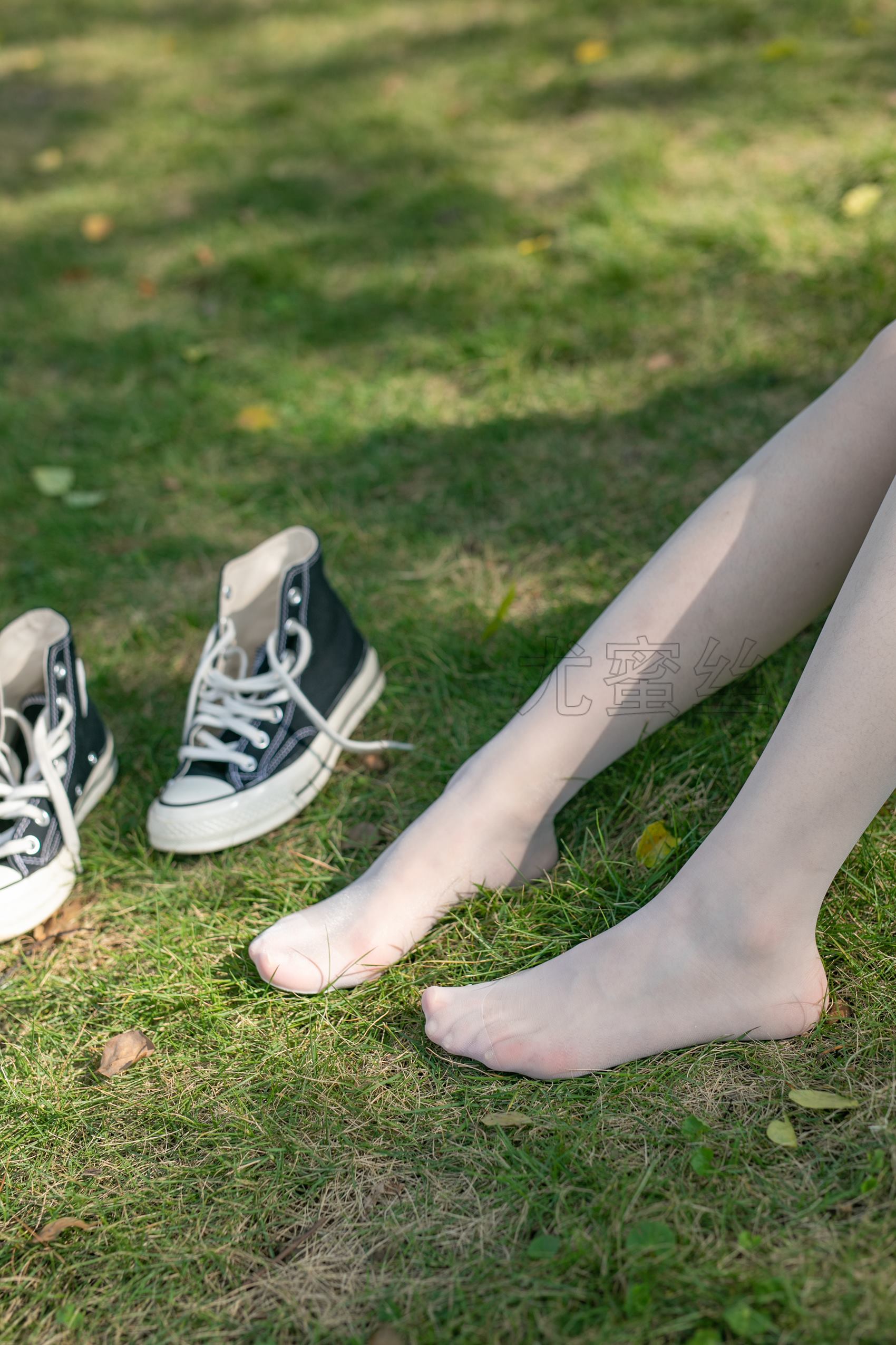 图片[32]-[尤蜜丝]尤蜜丝  穿搭推广展示图集 像个孩子一样的淘气[209P] – 速更版-美库