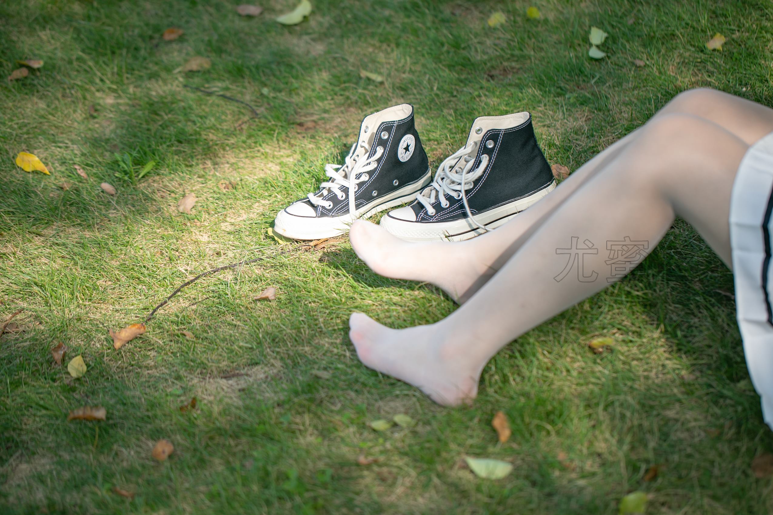 图片[36]-[尤蜜丝]尤蜜丝  穿搭推广展示图集 像个孩子一样的淘气[209P] – 速更版-美库