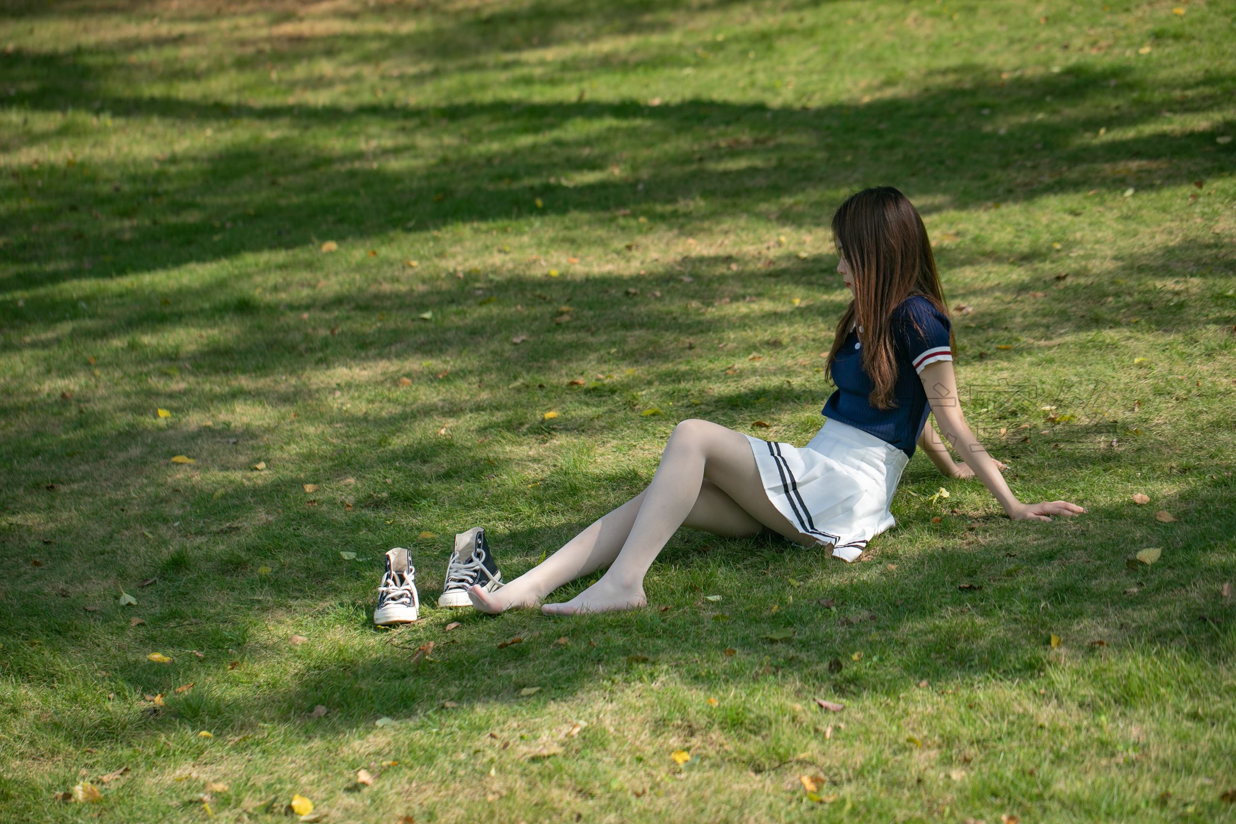 图片[38]-[尤蜜丝]尤蜜丝  穿搭推广展示图集 像个孩子一样的淘气[209P] – 速更版-美库