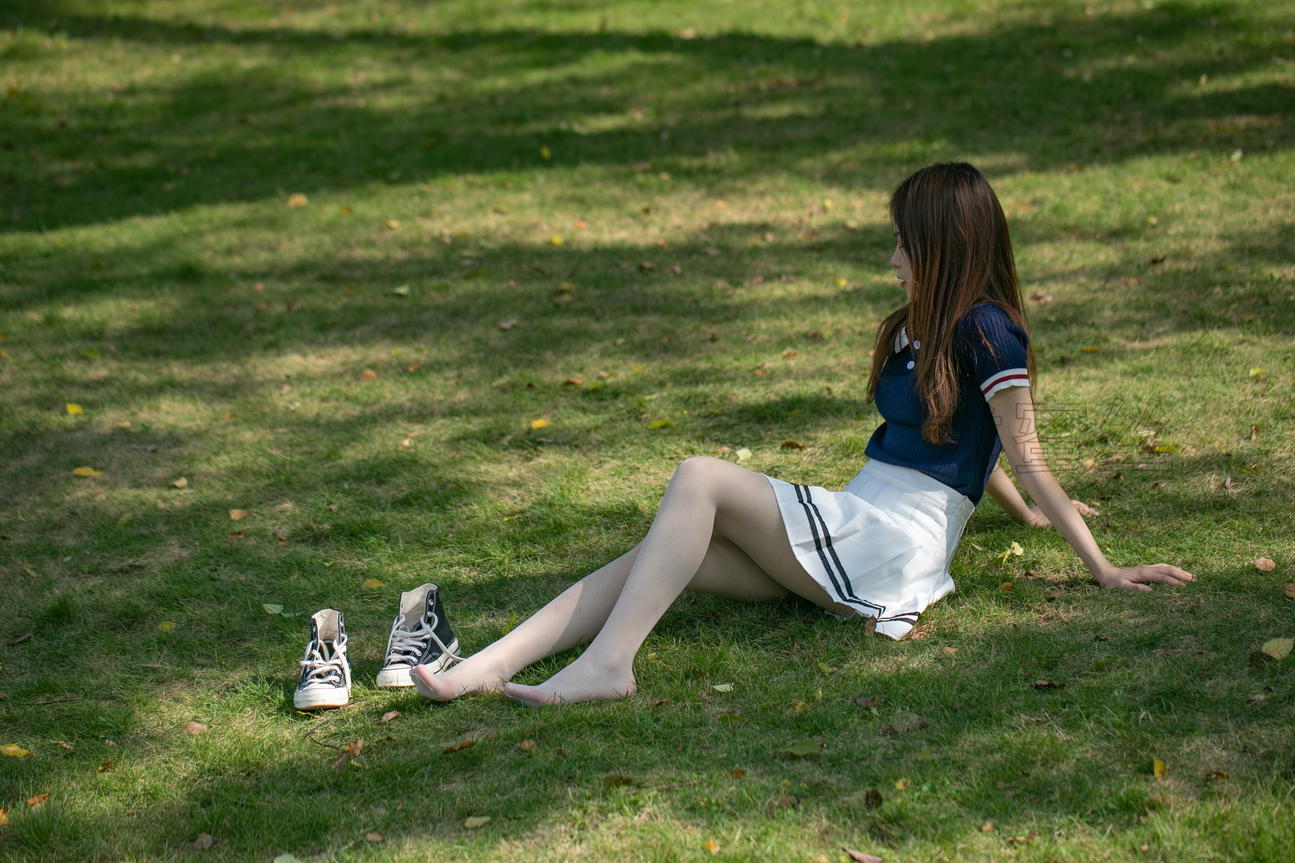 图片[39]-[尤蜜丝]尤蜜丝  穿搭推广展示图集 像个孩子一样的淘气[209P] – 速更版-美库