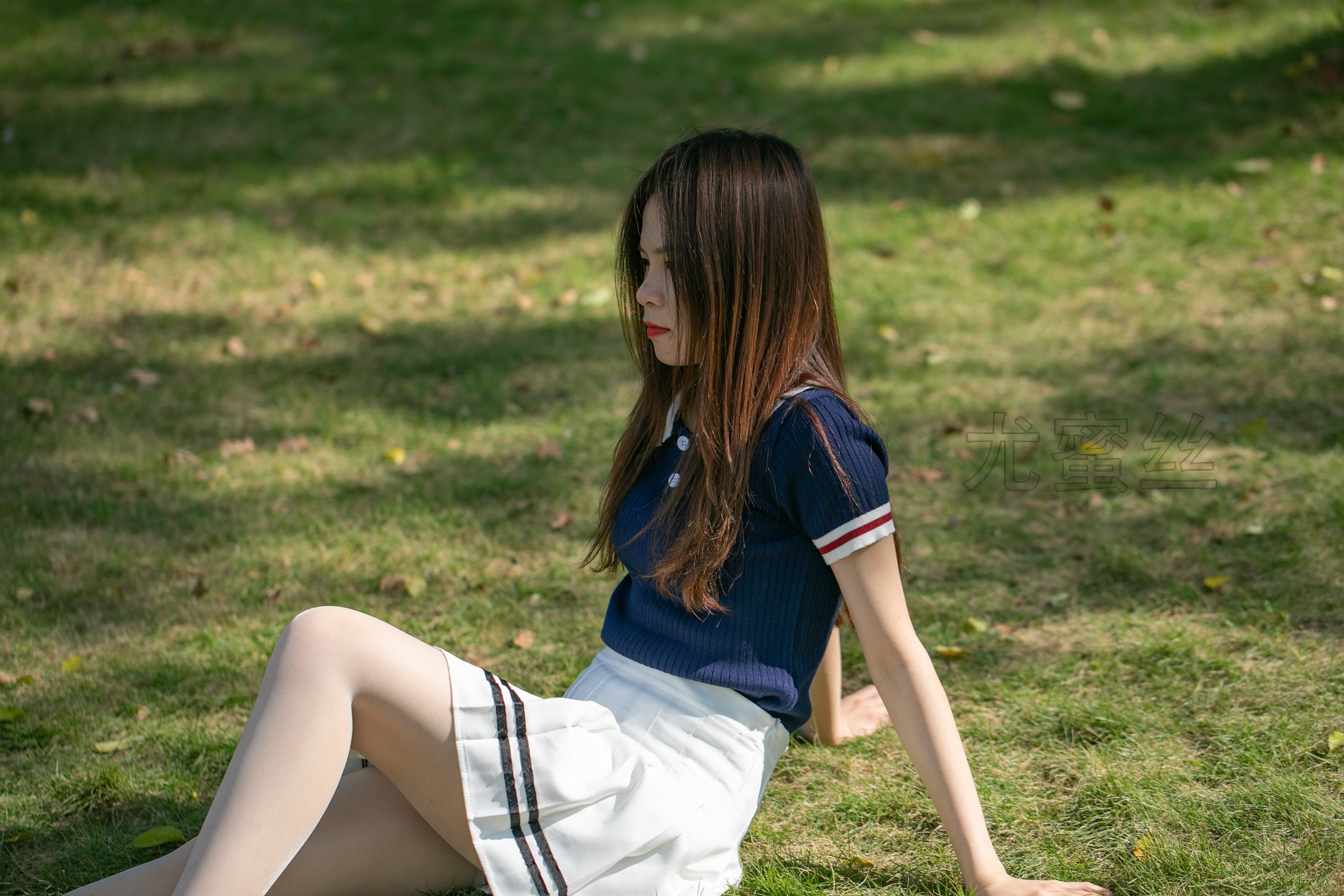 图片[40]-[尤蜜丝]尤蜜丝  穿搭推广展示图集 像个孩子一样的淘气[209P] – 速更版-美库