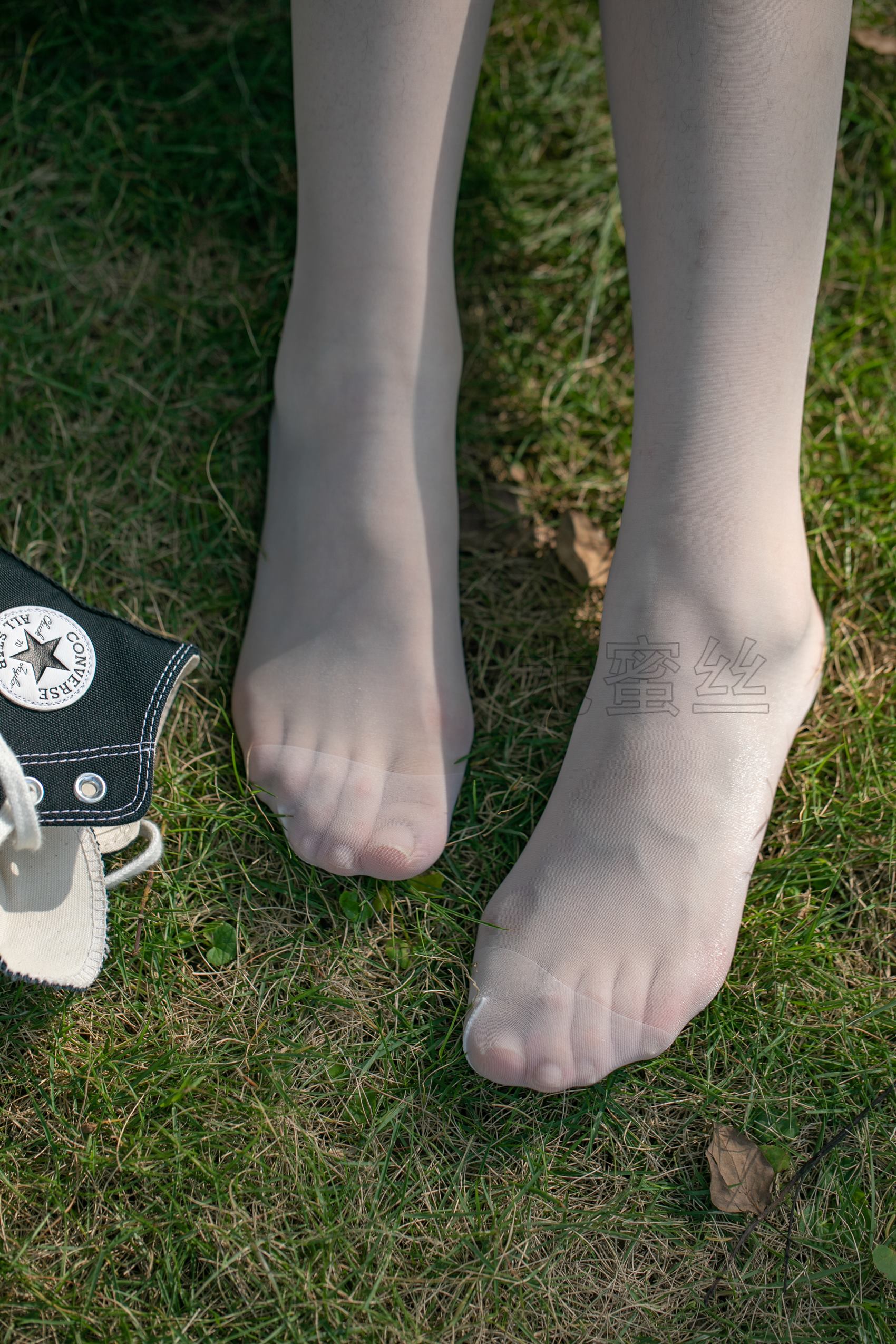 图片[50]-[尤蜜丝]尤蜜丝  穿搭推广展示图集 像个孩子一样的淘气[209P] – 速更版-美库