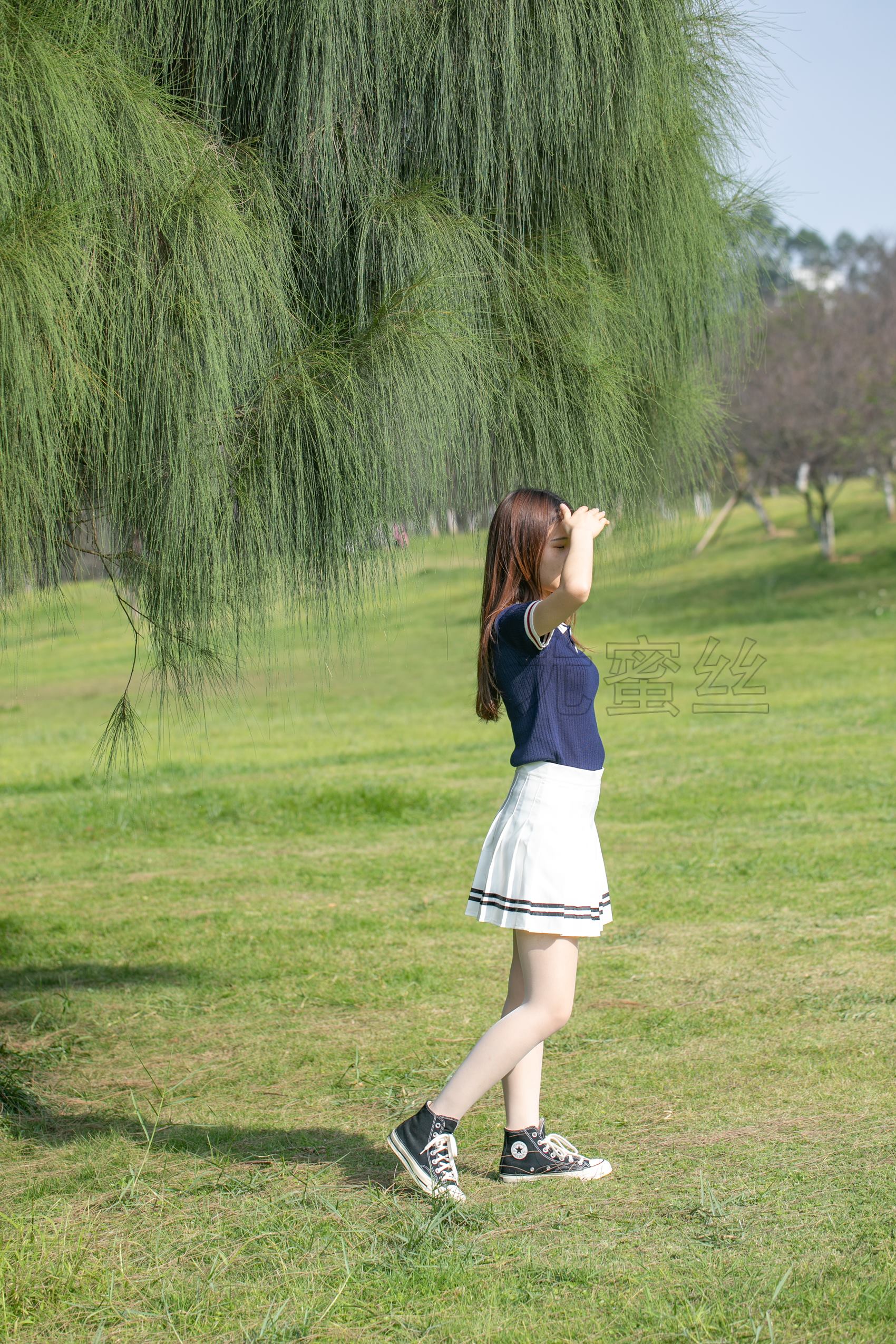 图片[66]-[尤蜜丝]尤蜜丝  穿搭推广展示图集 像个孩子一样的淘气[209P] – 速更版-美库