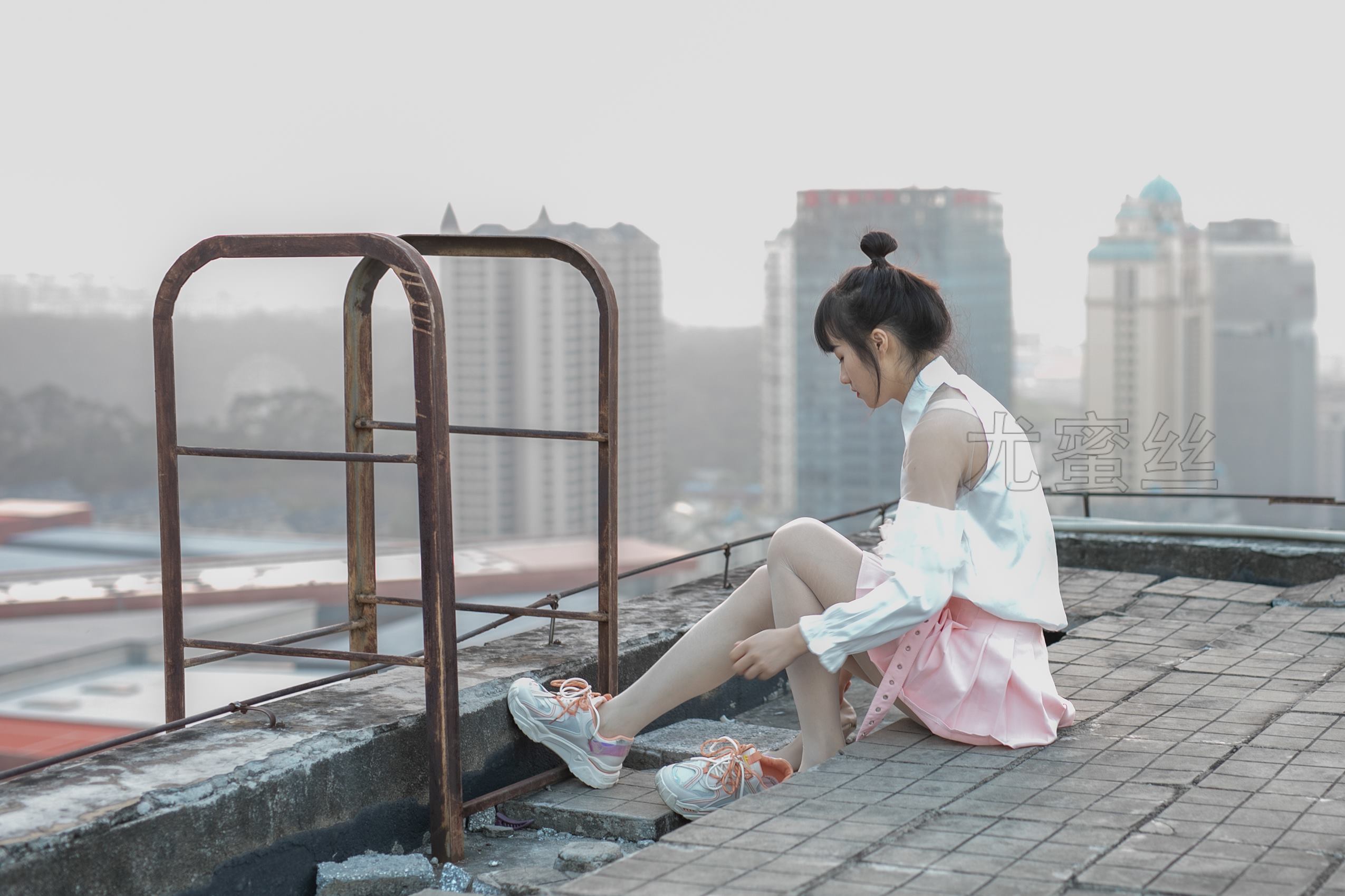 图片[28]-尤蜜丝 穿搭推广展示图集 室内室外天台 [95P] – 速更版-美库