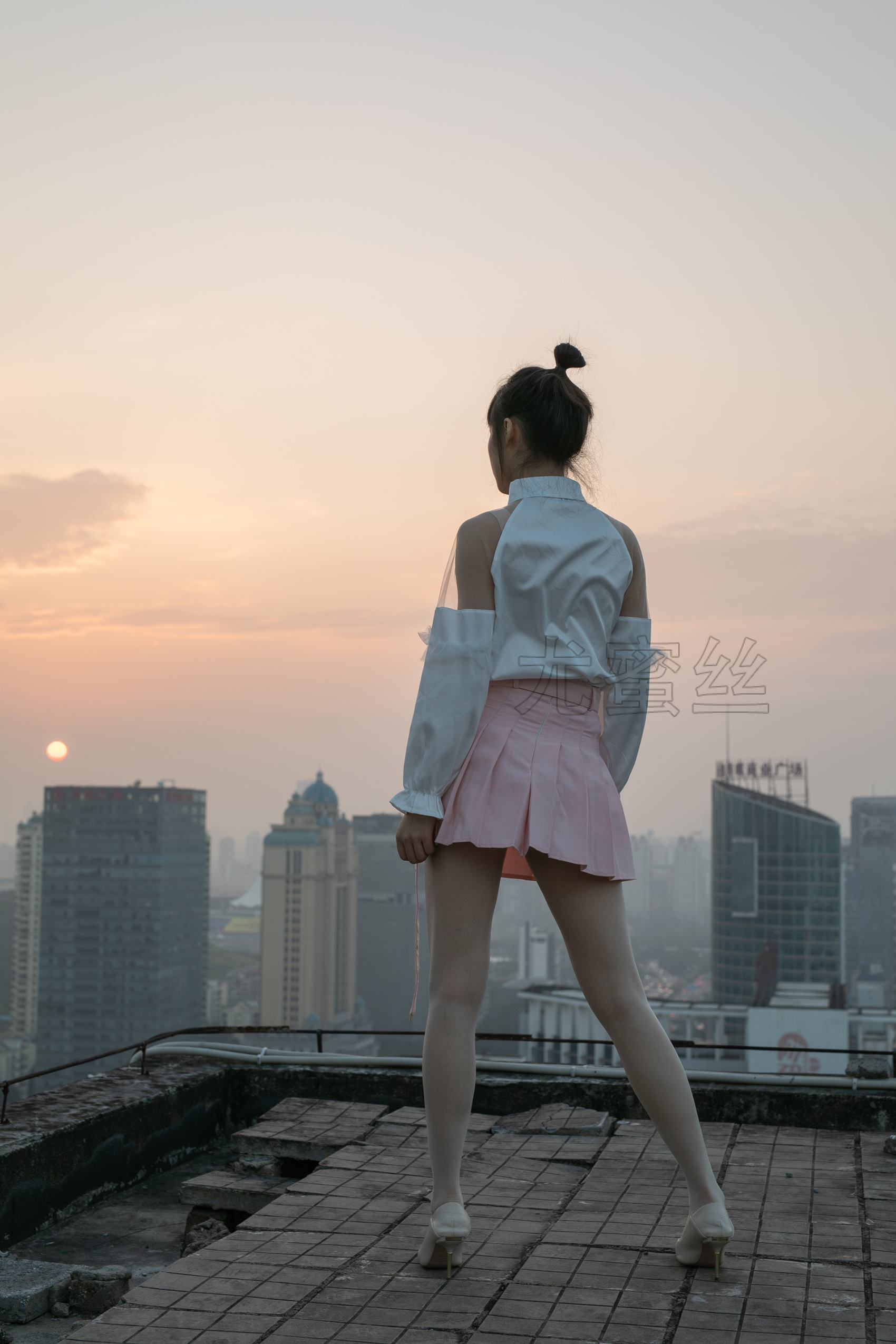 图片[30]-尤蜜丝 穿搭推广展示图集 室内室外天台 [95P] – 速更版-美库