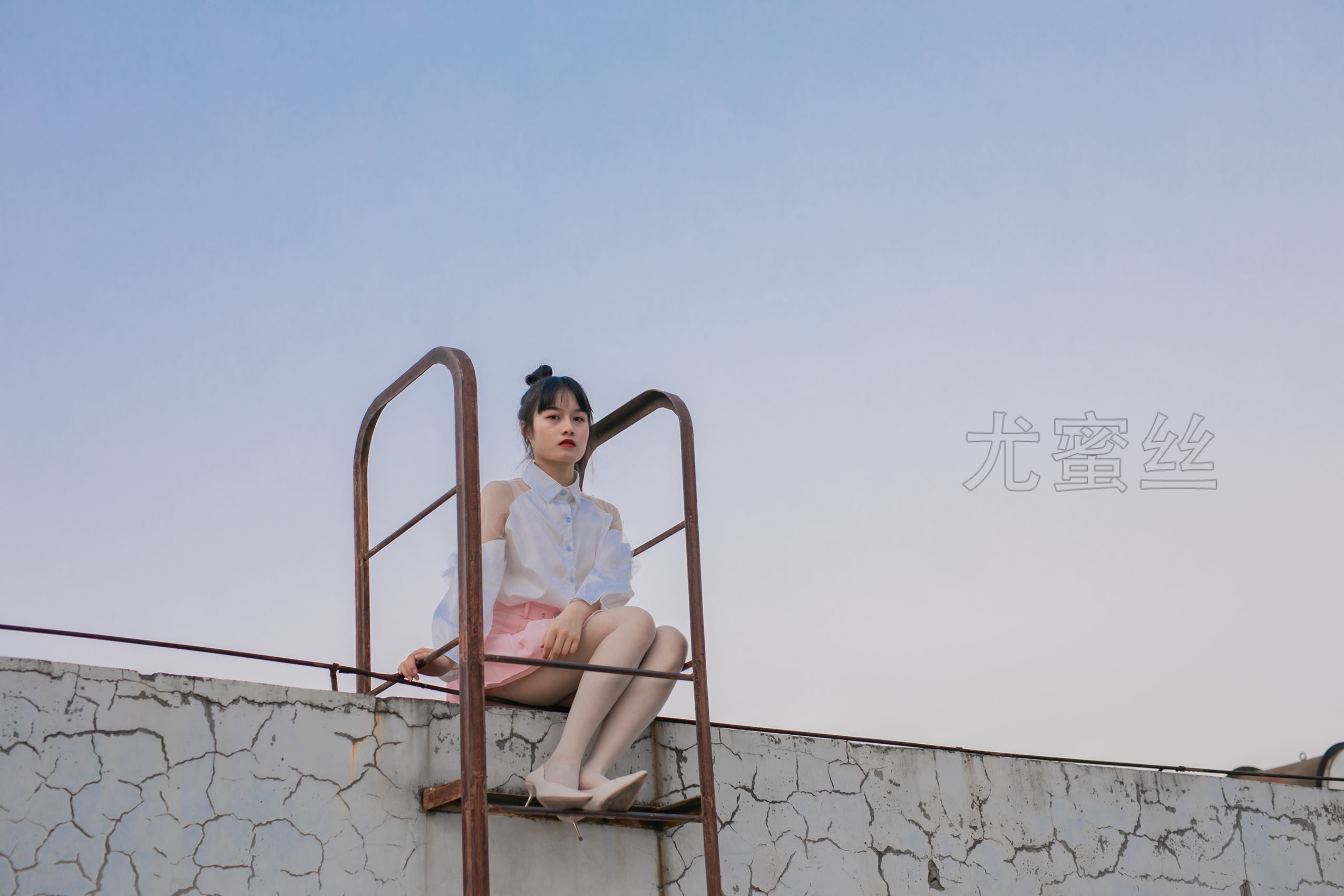 图片[34]-尤蜜丝 穿搭推广展示图集 室内室外天台 [95P] – 速更版-美库