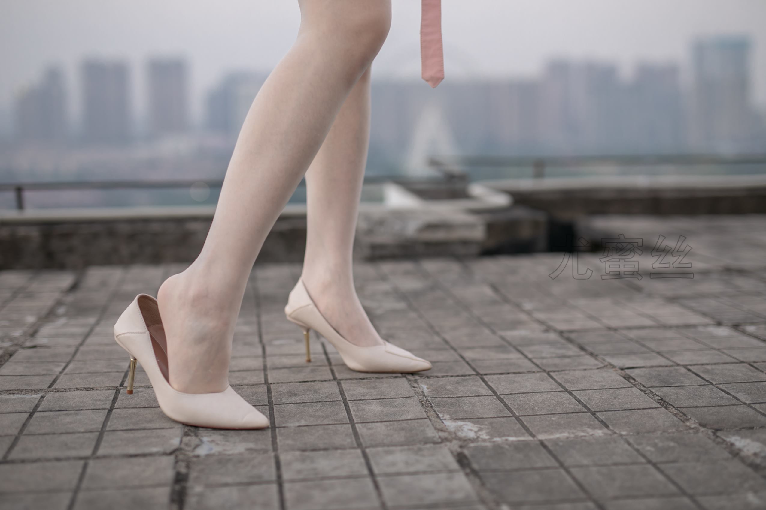 图片[38]-尤蜜丝 穿搭推广展示图集 室内室外天台 [95P] – 速更版-美库