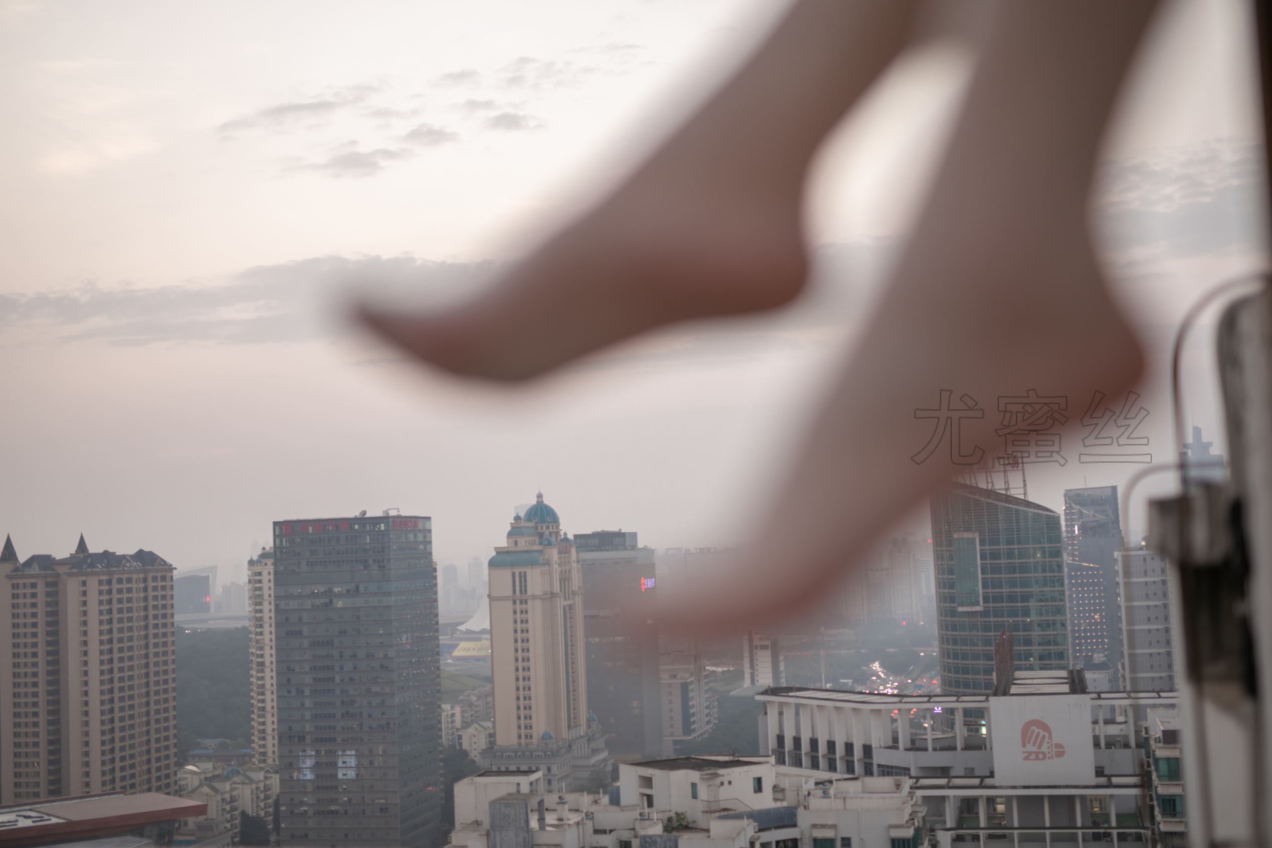 图片[46]-尤蜜丝 穿搭推广展示图集 室内室外天台 [95P] – 速更版-美库