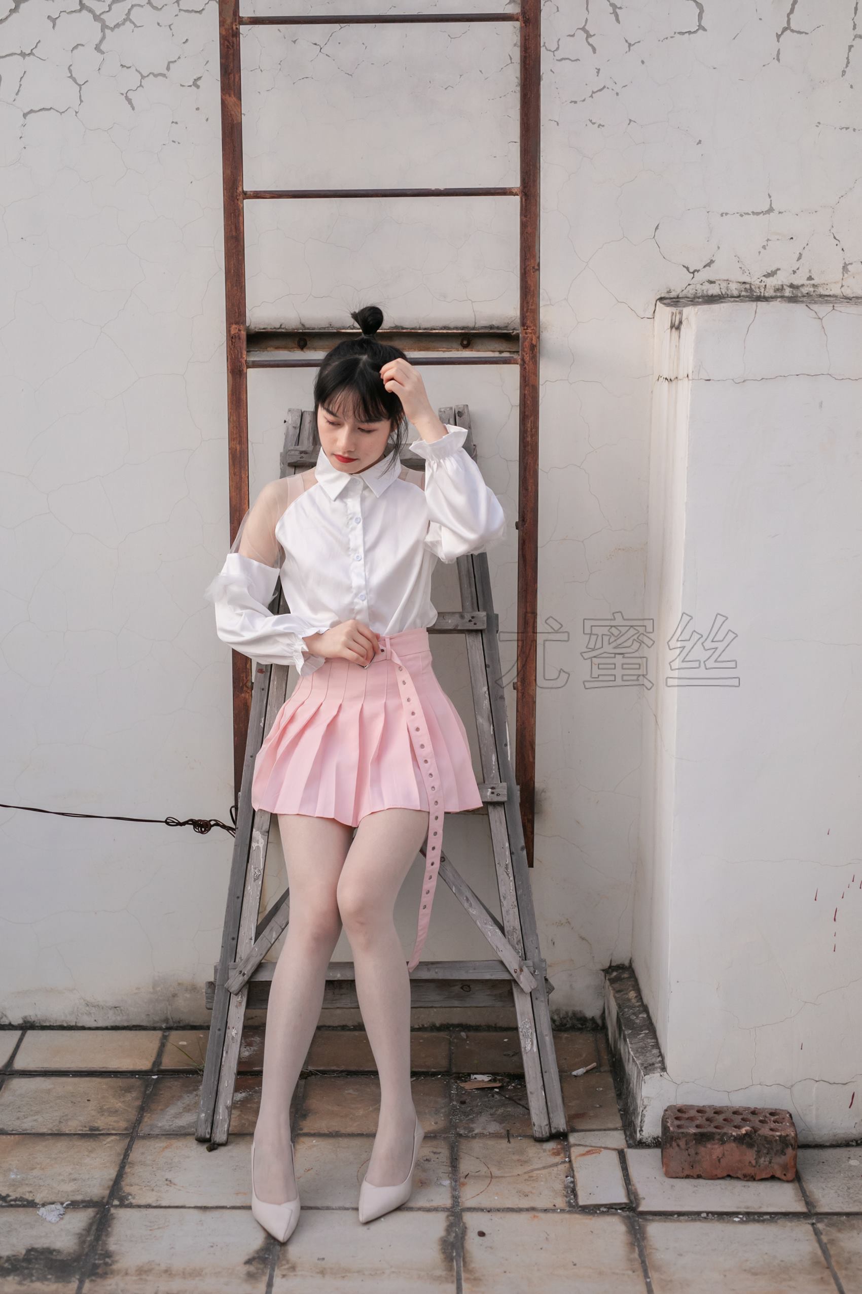 图片[57]-尤蜜丝 穿搭推广展示图集 室内室外天台 [95P] – 速更版-美库