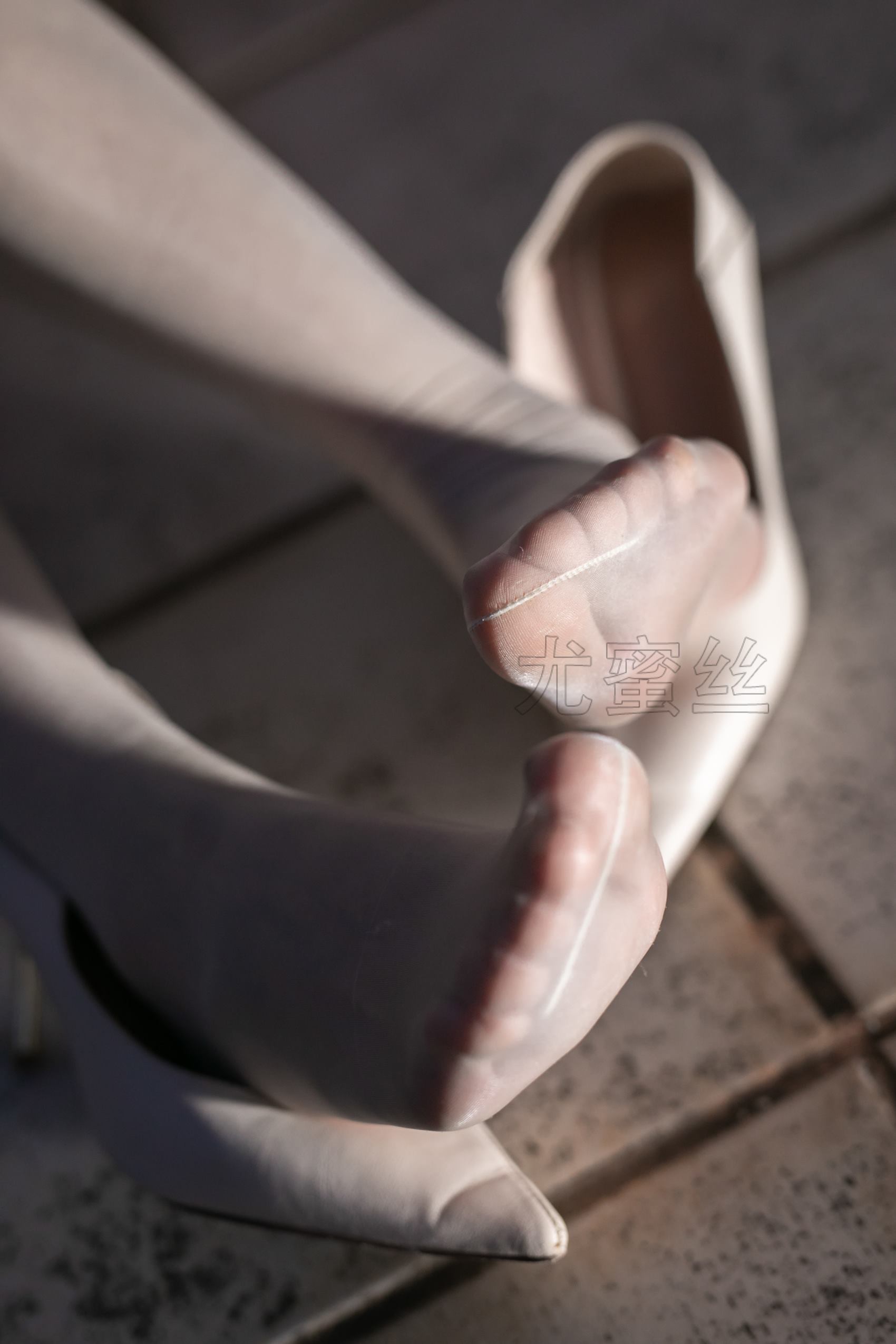 图片[72]-尤蜜丝 穿搭推广展示图集 室内室外天台 [95P] – 速更版-美库