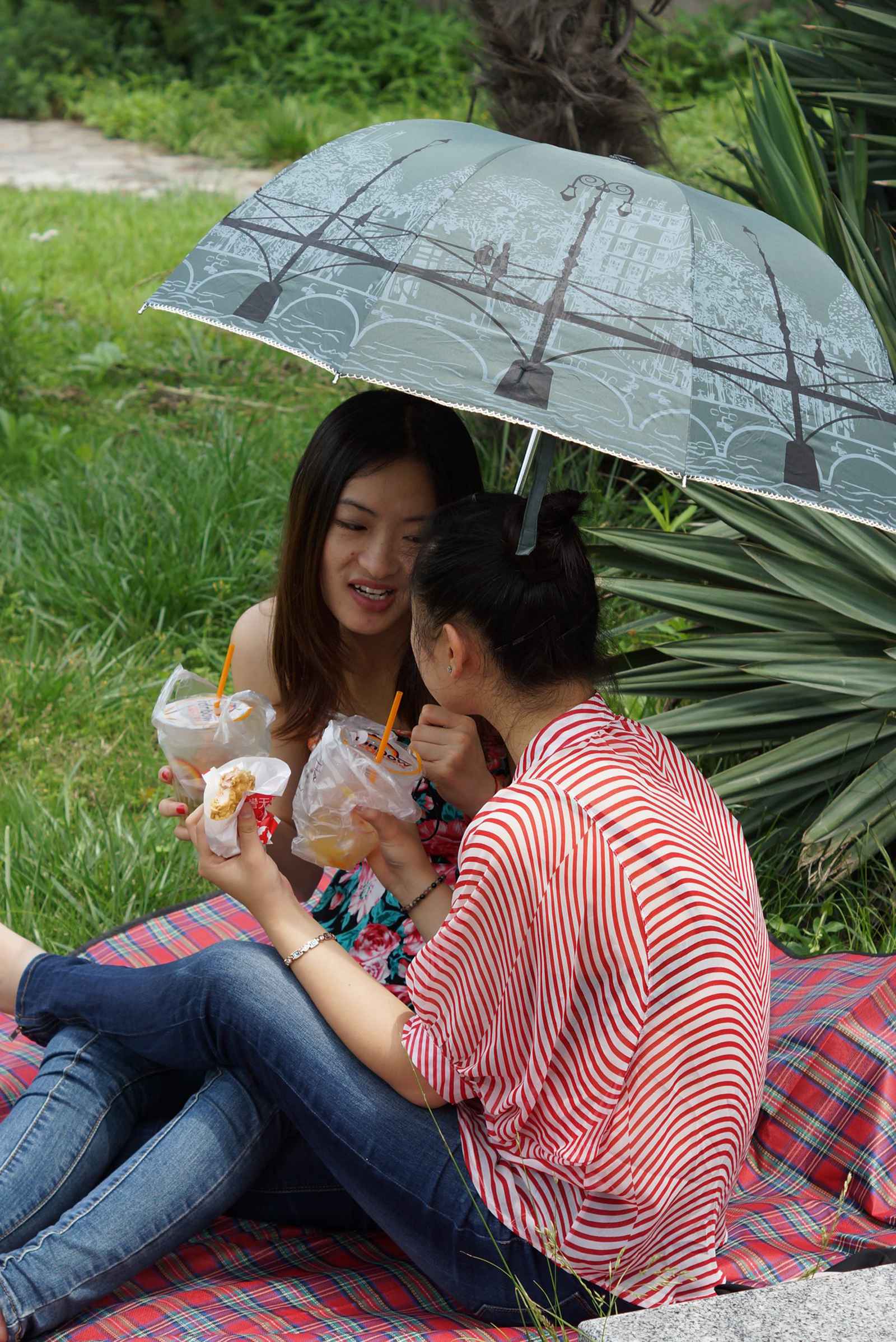 图片[14]-自由摄影 No.122 瞬间的永恒，两个MM完全不知 [51P] – 速更版-美库