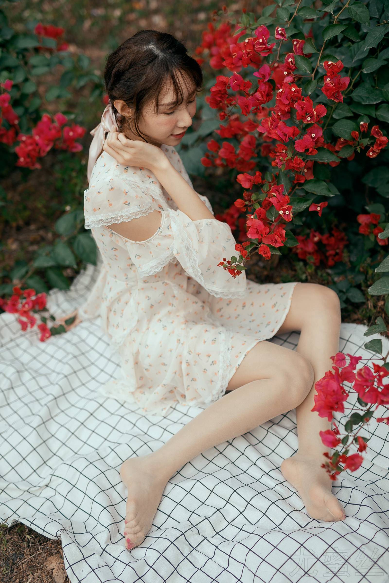 图片[15]-尤蜜丝 NO.041 穿搭推广展示图集 野花香[30P] – 速更版-美库