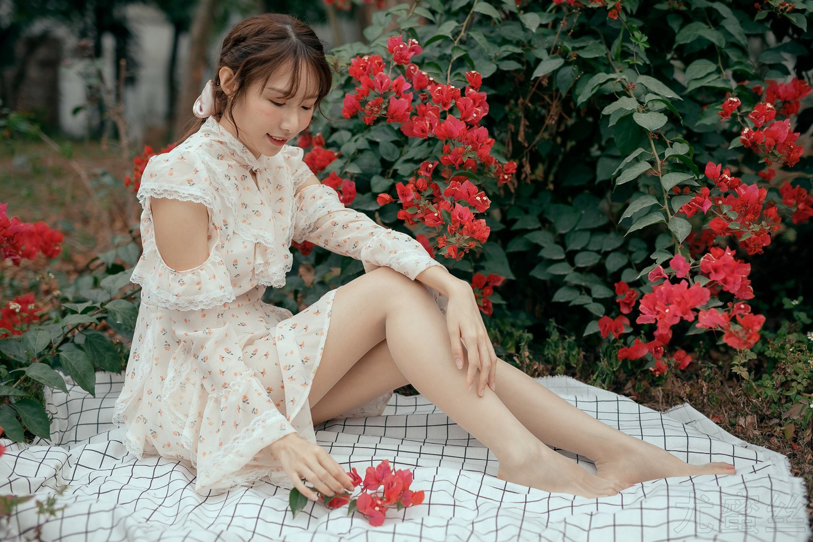 图片[27]-尤蜜丝 NO.041 穿搭推广展示图集 野花香[30P] – 速更版-美库