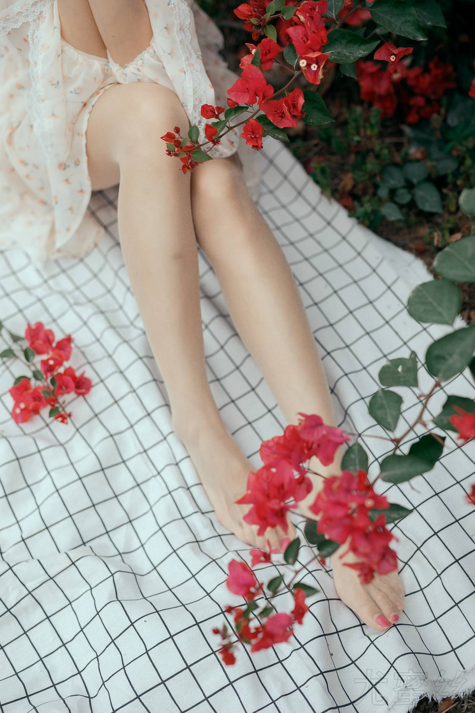 图片[28]-尤蜜丝 NO.041 穿搭推广展示图集 野花香[30P] – 速更版-美库