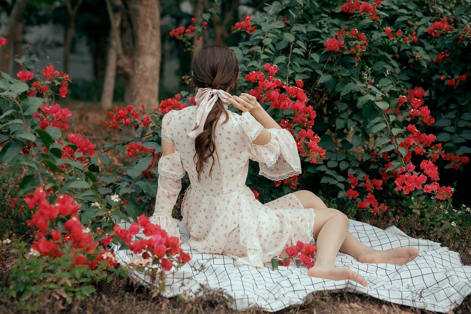 图片[31]-尤蜜丝 NO.041 穿搭推广展示图集 野花香[30P] – 速更版-美库