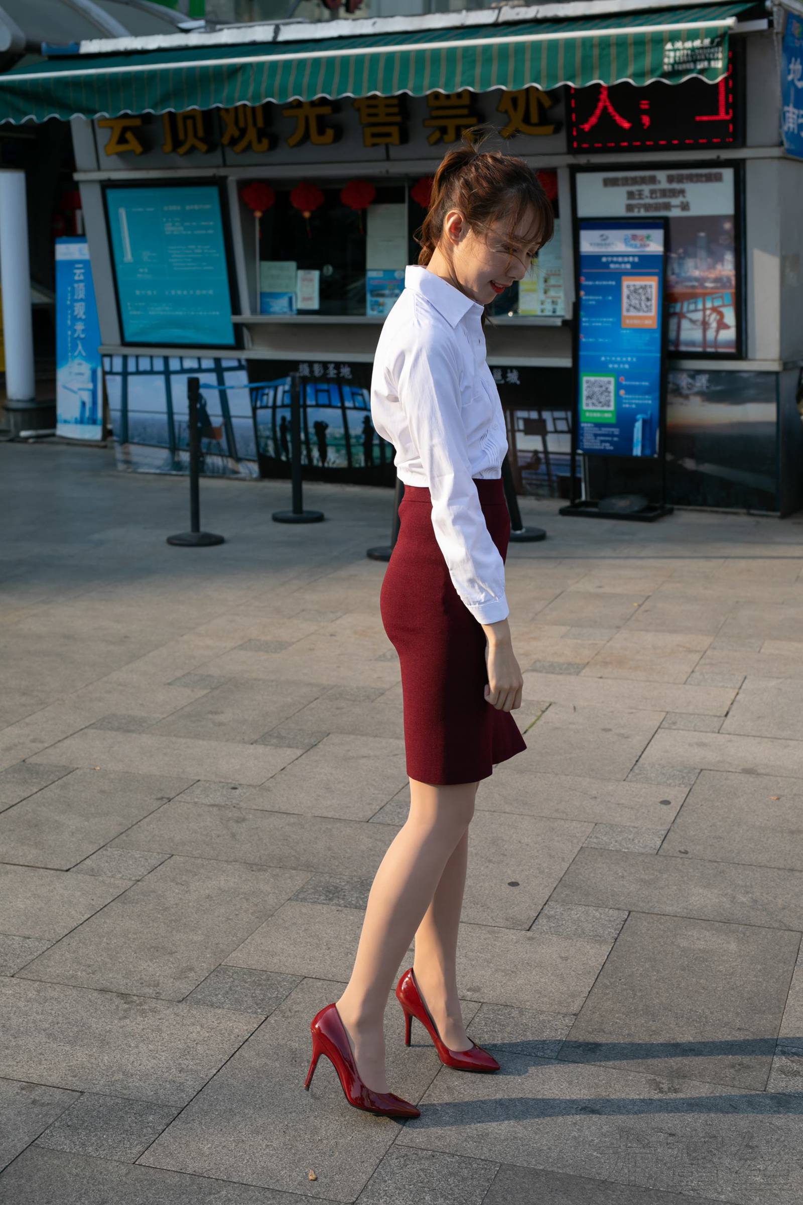 图片[14]-尤蜜丝  穿搭推广展示图集 白衣肉丝红裙[46P] – 速更版-美库