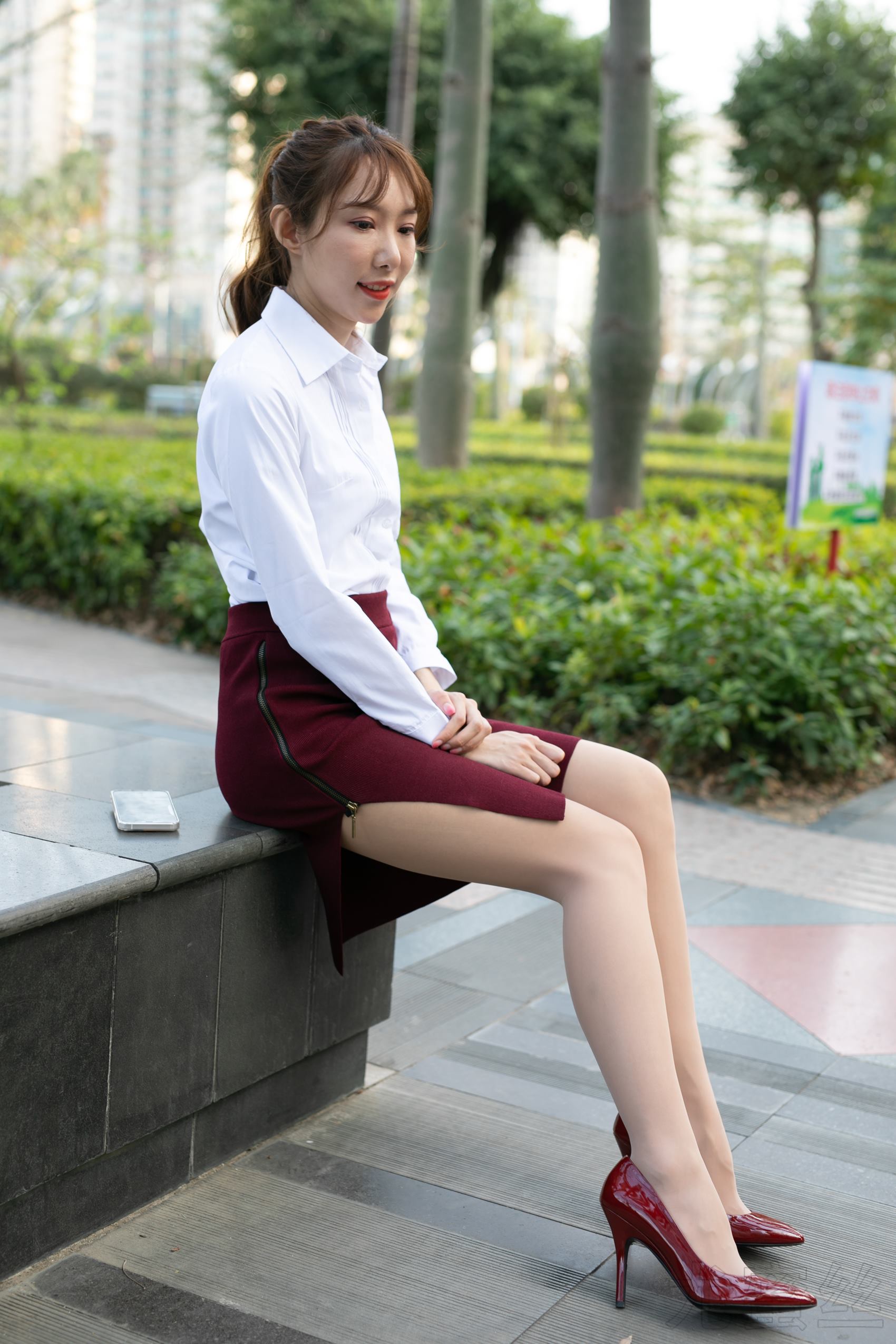图片[24]-尤蜜丝  穿搭推广展示图集 白衣肉丝红裙[46P] – 速更版-美库