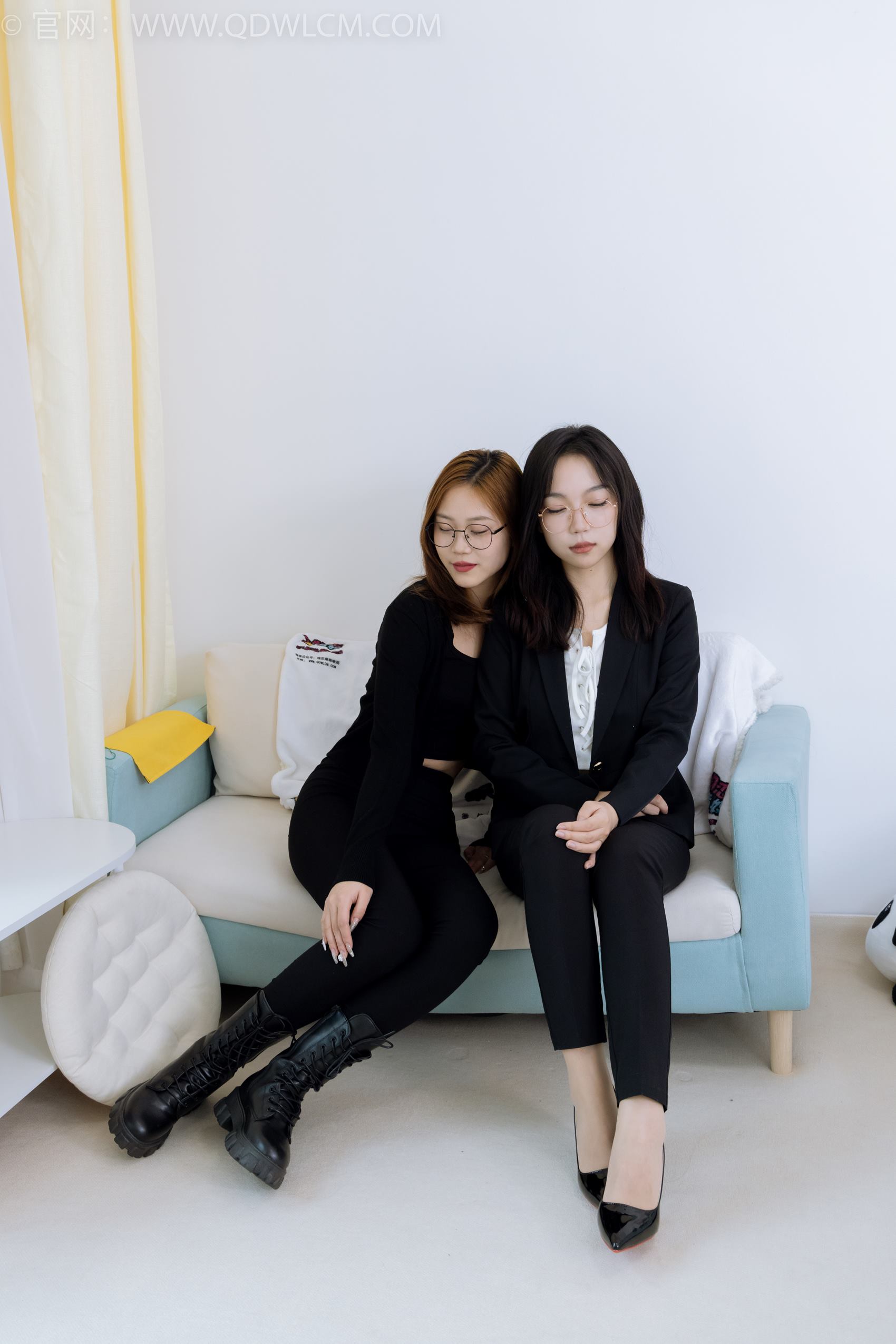 图片[33]-物恋传媒 NO.1901 纱纱&桃桃-马丁靴、高跟鞋、肉丝、裸足[170P] – 速更版-美库