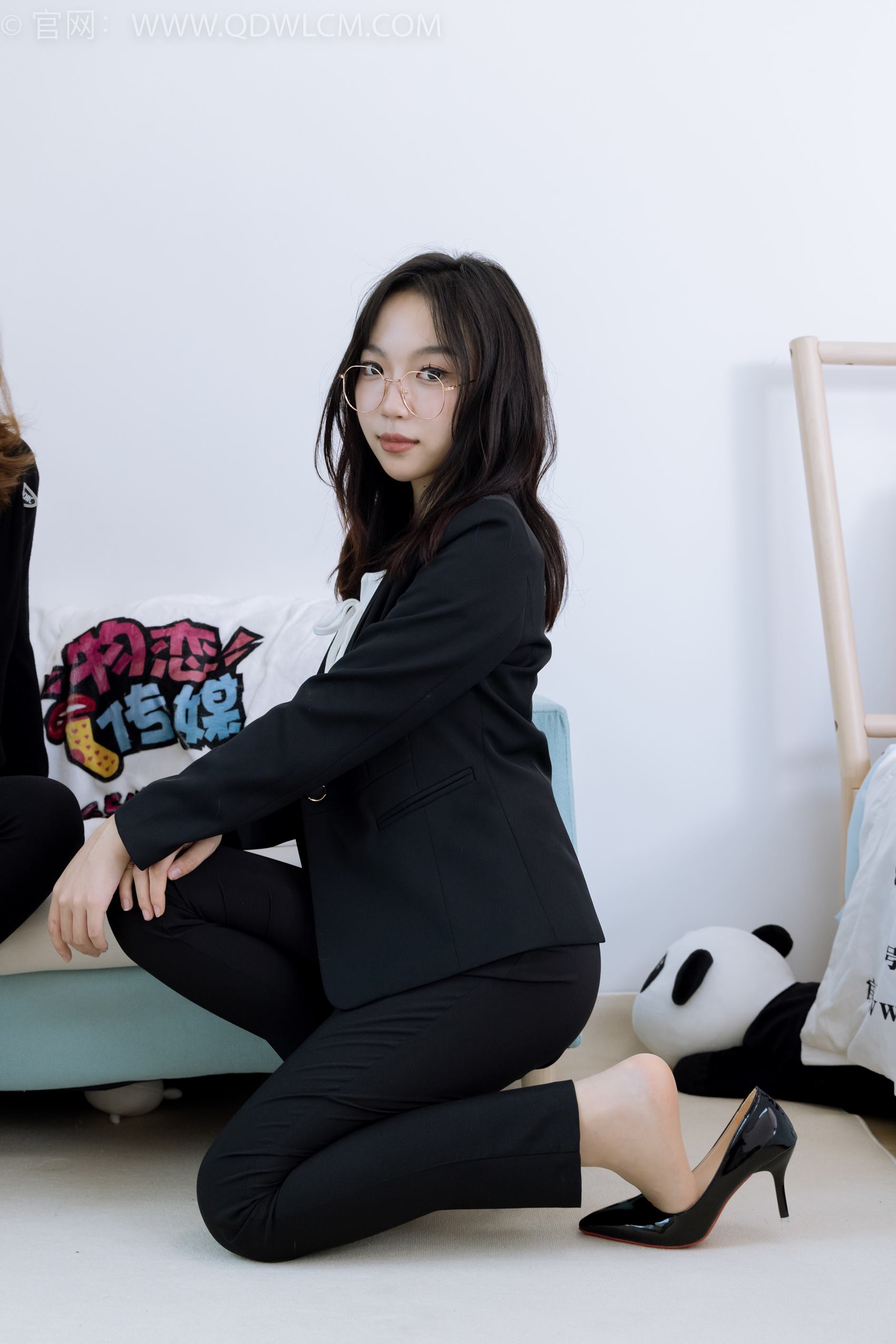 图片[49]-物恋传媒 NO.1901 纱纱&桃桃-马丁靴、高跟鞋、肉丝、裸足[170P] – 速更版-美库