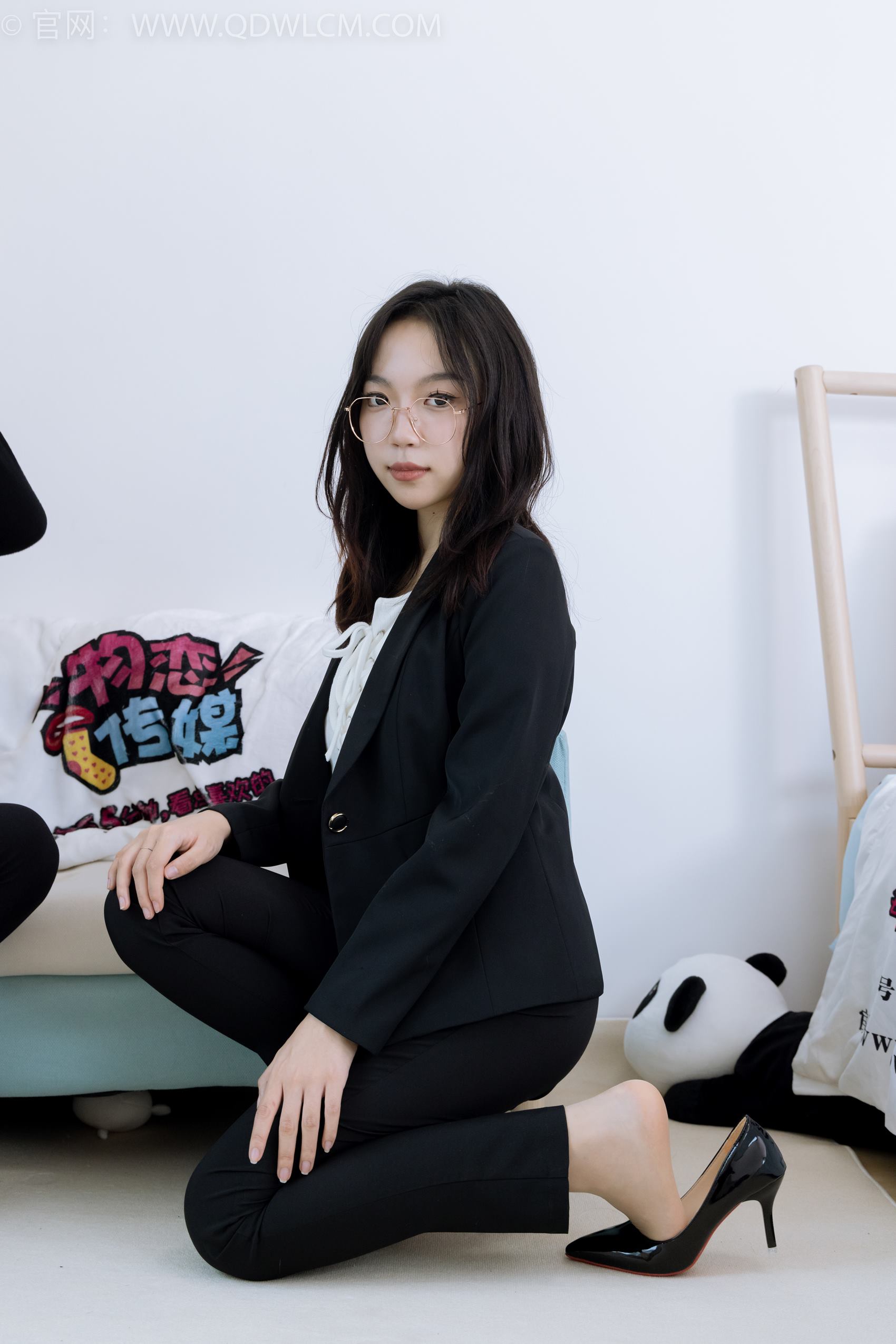 图片[51]-物恋传媒 NO.1901 纱纱&桃桃-马丁靴、高跟鞋、肉丝、裸足[170P] – 速更版-美库