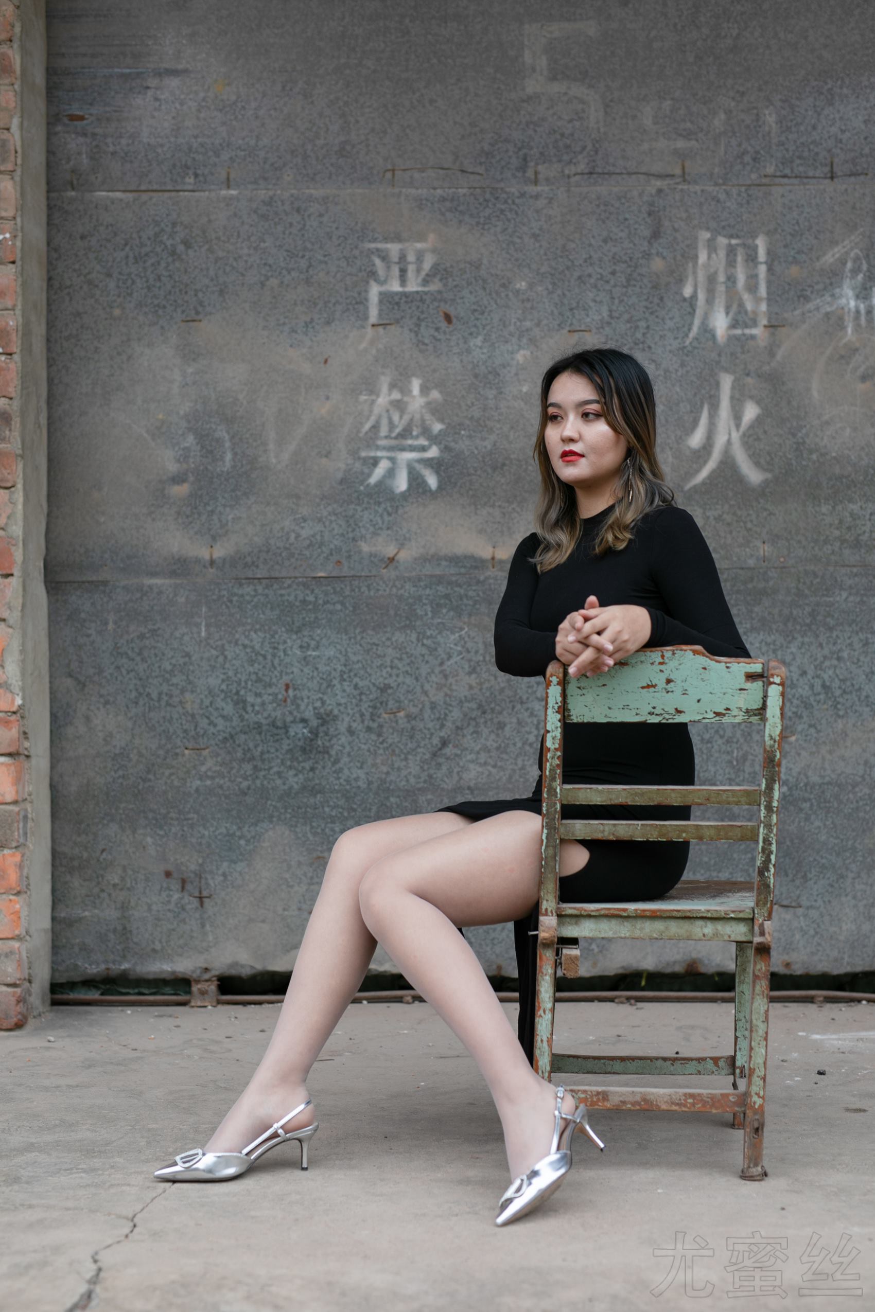 图片[24]-尤蜜丝 穿搭推广展示图集 记忆中的老宅[54P] – 速更版-美库