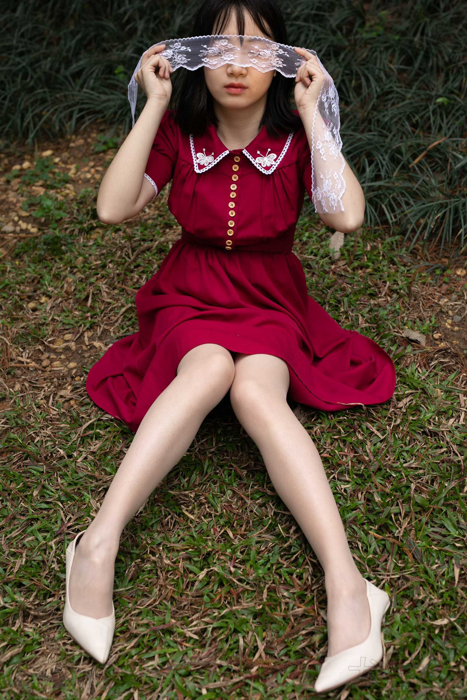 图片[22]-尤蜜丝 穿搭推广展示图集 红裙森林[55P] – 速更版-美库