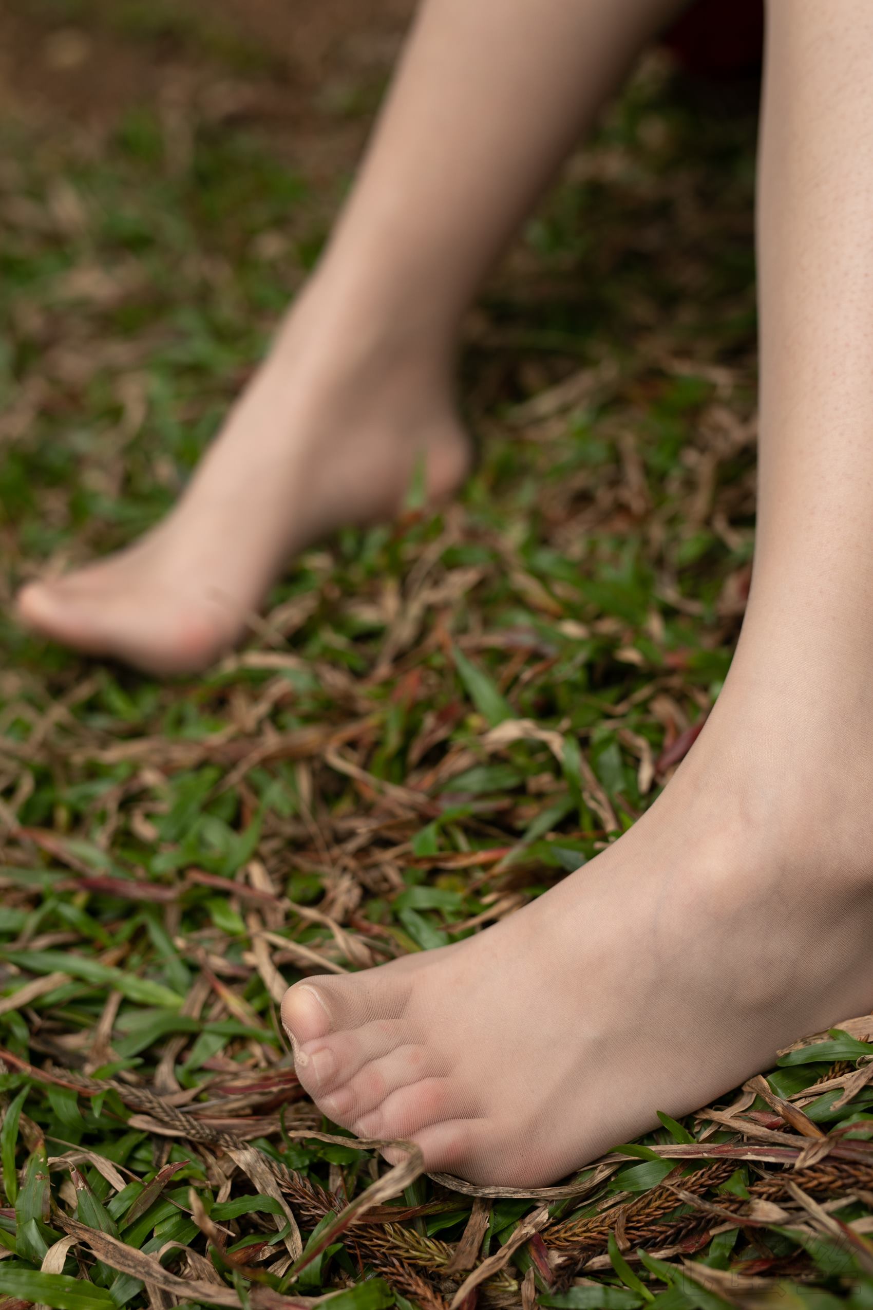 图片[29]-尤蜜丝 穿搭推广展示图集 红裙森林[55P] – 速更版-美库