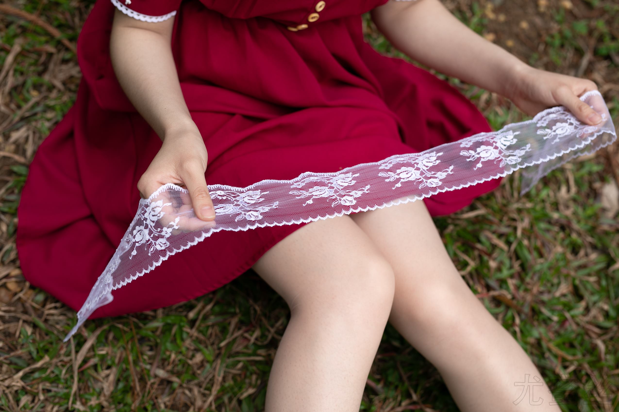 图片[42]-尤蜜丝 穿搭推广展示图集 红裙森林[55P] – 速更版-美库