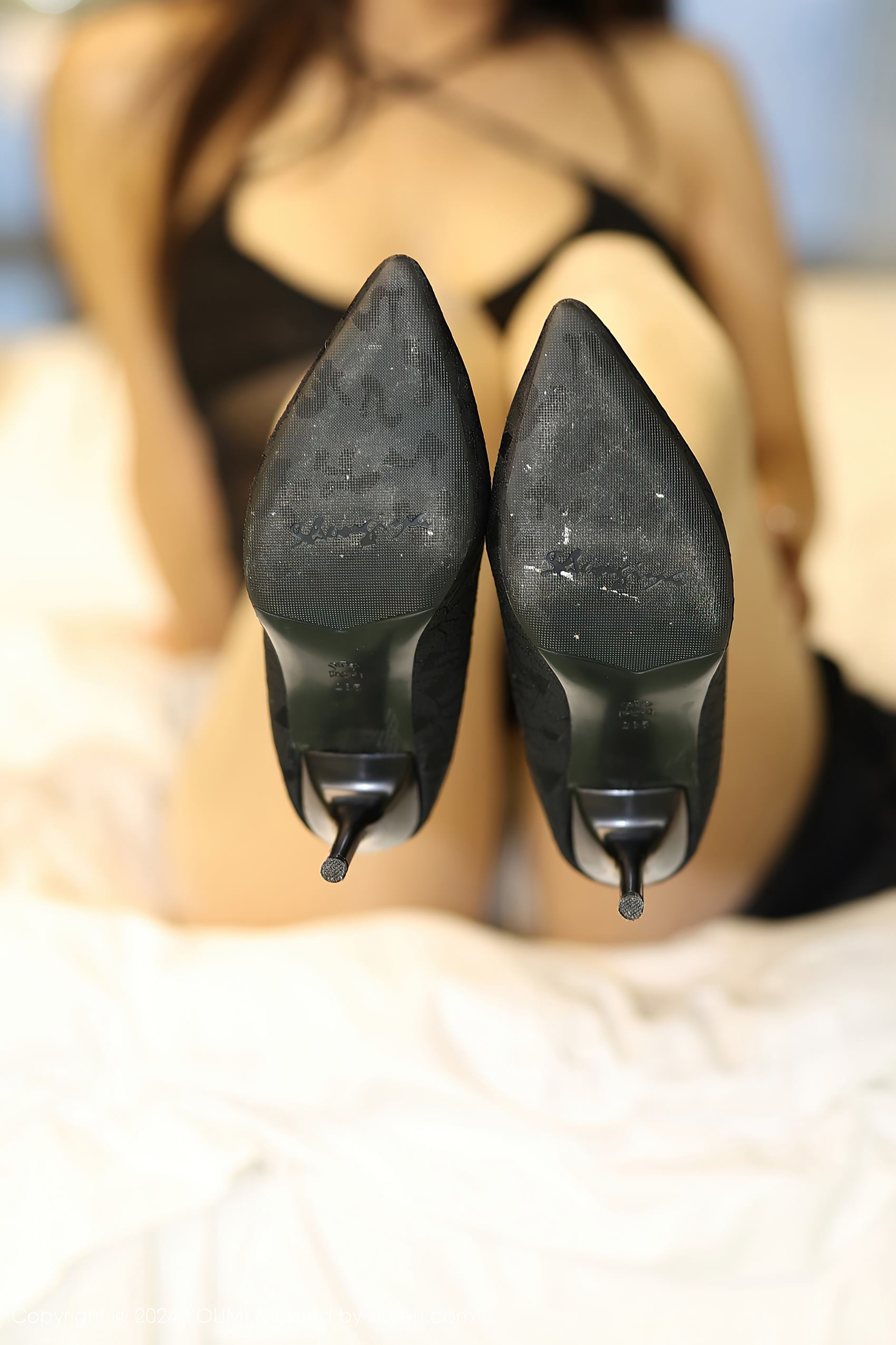 图片[14]-[YouMi尤蜜荟]2024.03.12 VOL.1039 菲儿beauty 交叉吊带 [12+1P] – 速更版-美库