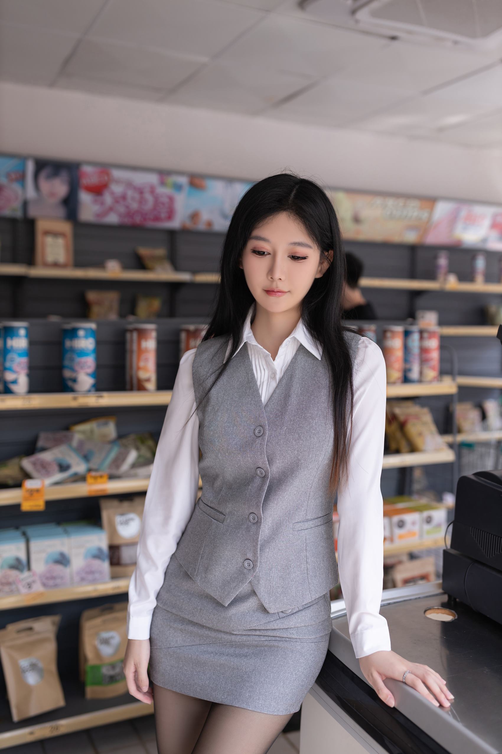 图片[10]-秀人内购@谢小蒽(幼幼)-内部私购《便利店新星》[63P] – 速更版-美库