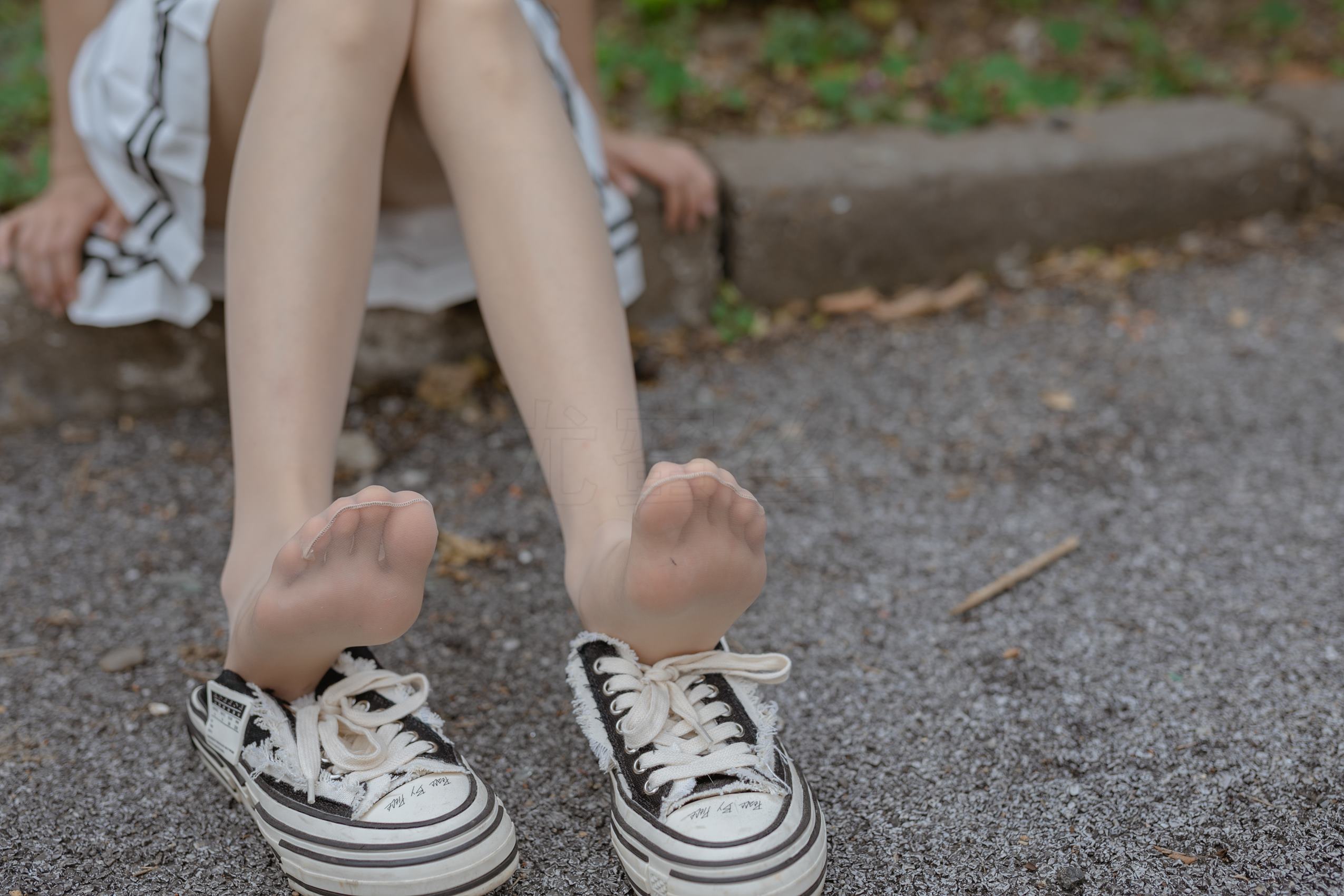 图片[32]-尤蜜丝 穿搭推广展示图集 绝对领域[51P] – 速更版-美库