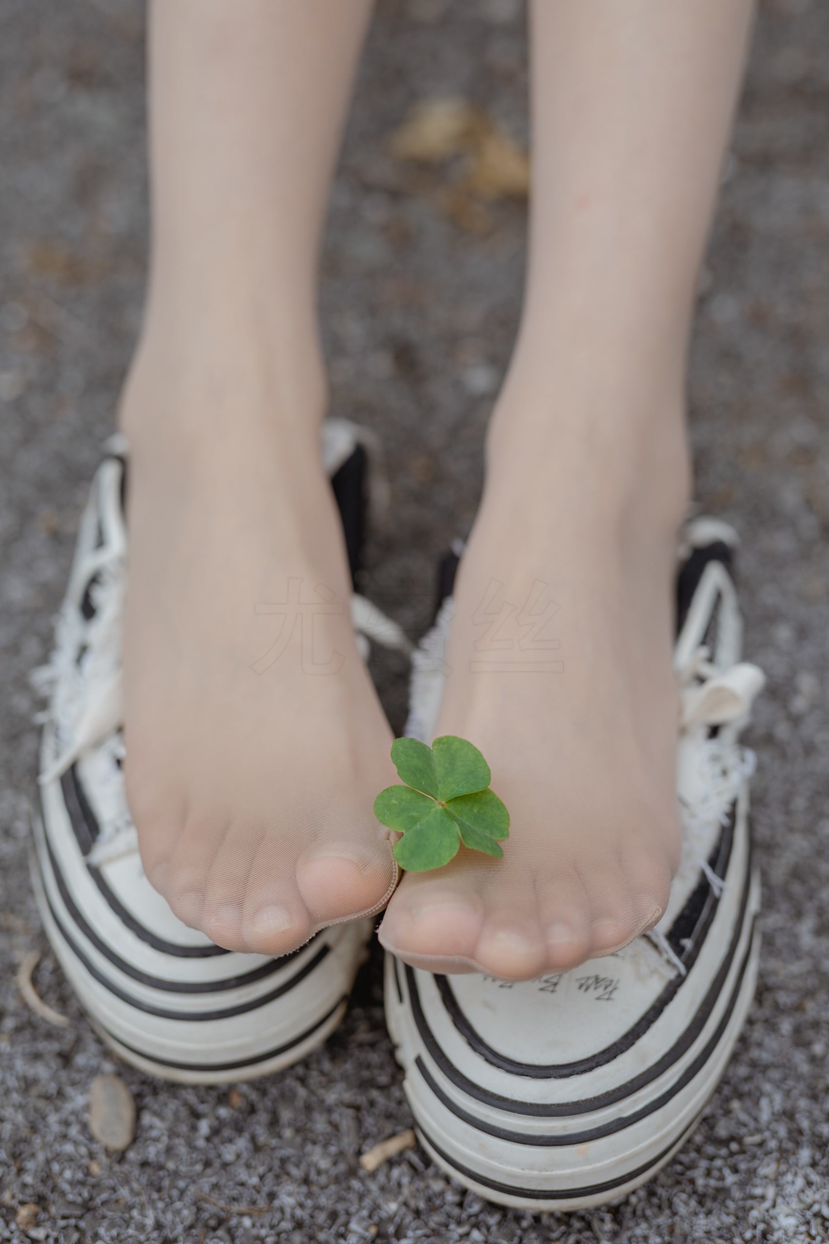 图片[37]-尤蜜丝 穿搭推广展示图集 绝对领域[51P] – 速更版-美库