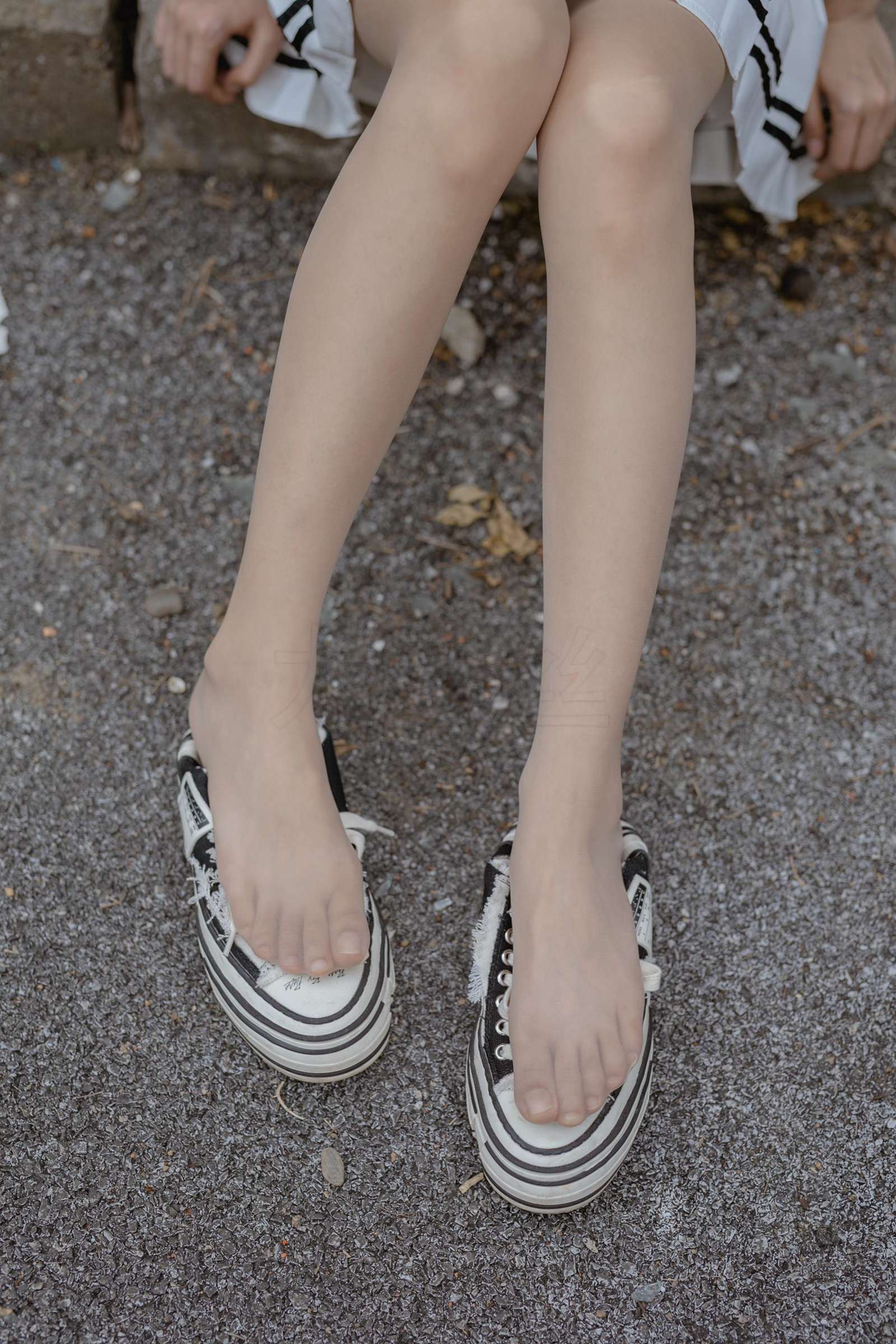 图片[43]-尤蜜丝 穿搭推广展示图集 绝对领域[51P] – 速更版-美库