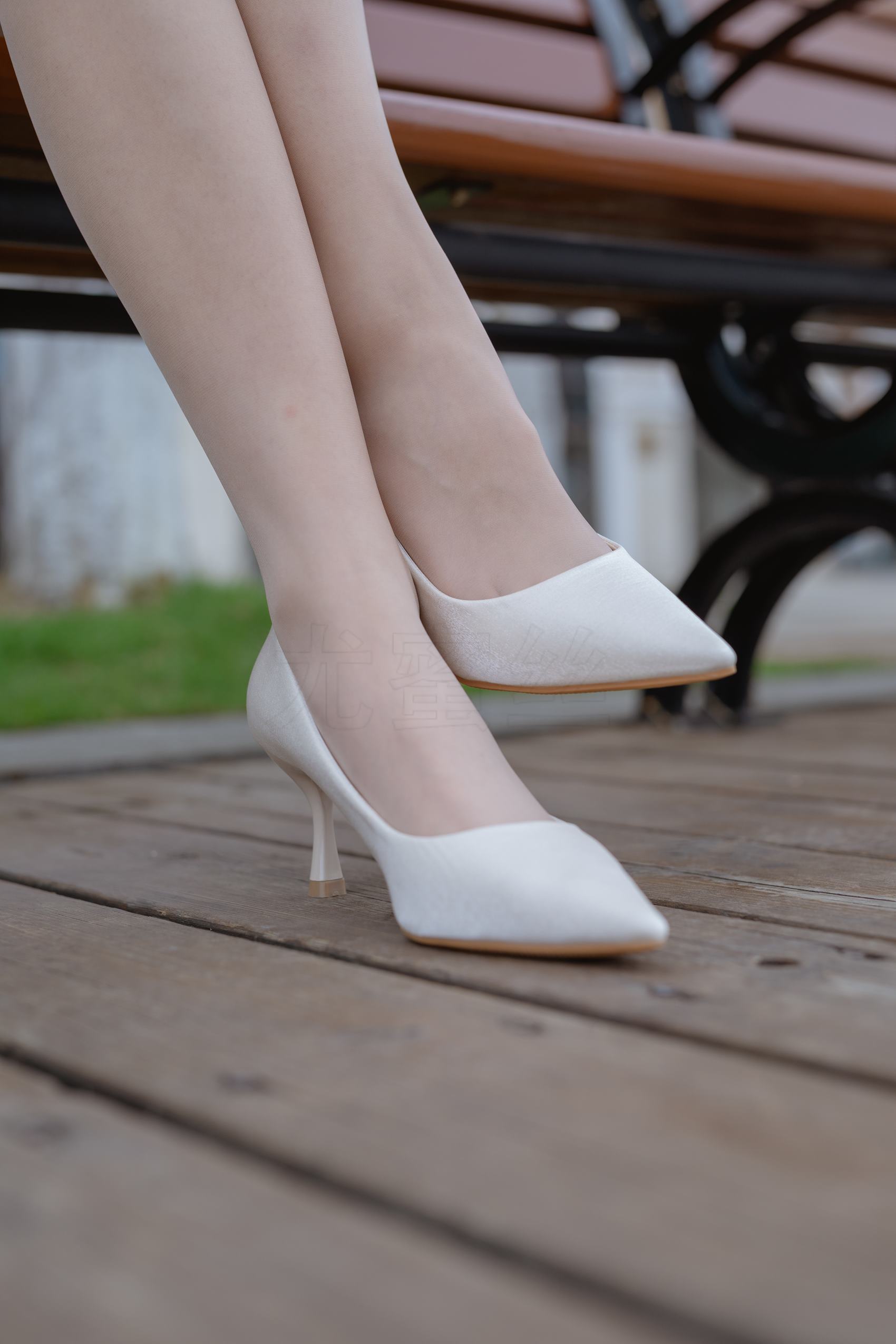 图片[20]-尤蜜丝 穿搭推广展示图集 公园里的蓝色碎花裙[68P] – 速更版-美库