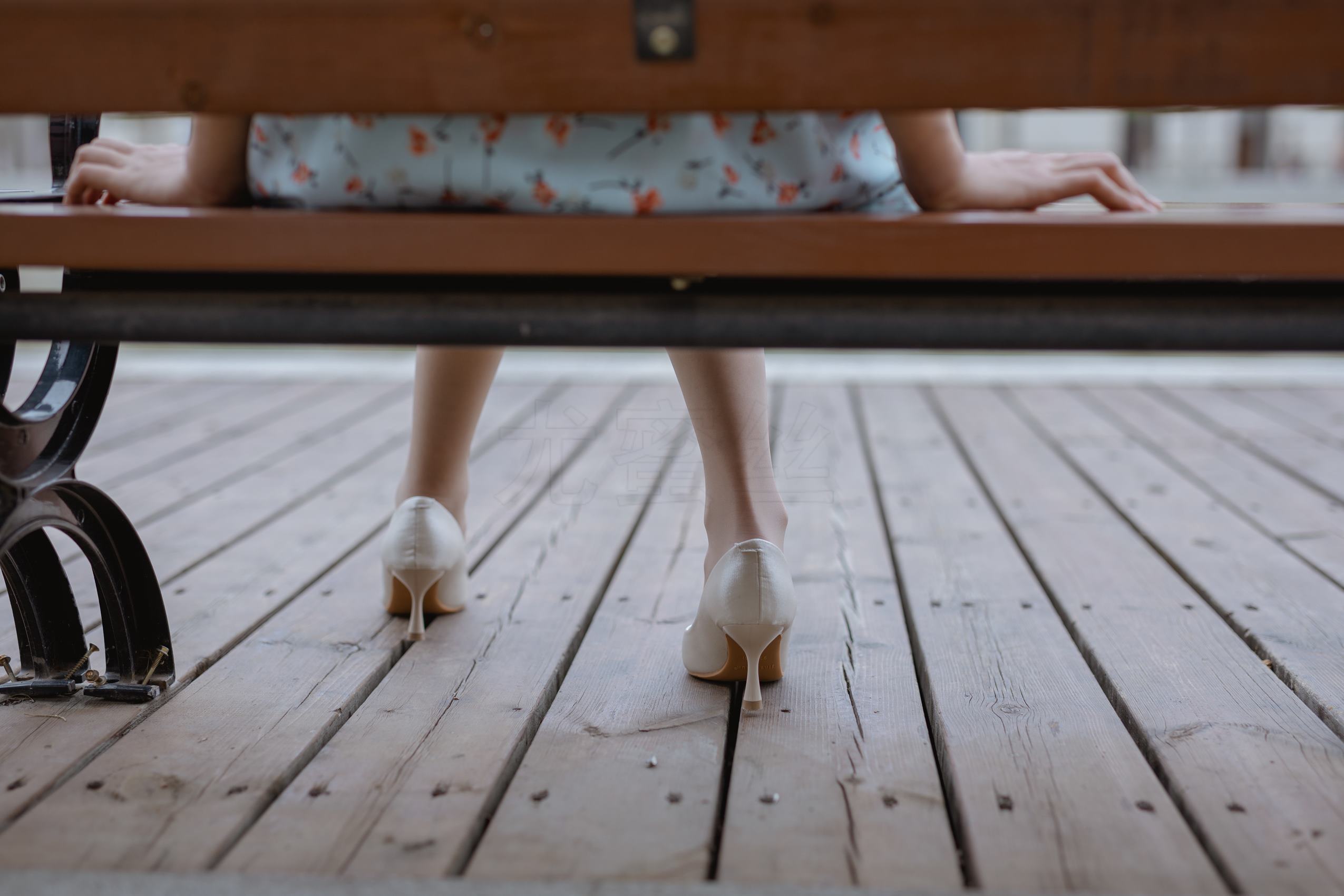 图片[36]-尤蜜丝 穿搭推广展示图集 公园里的蓝色碎花裙[68P] – 速更版-美库