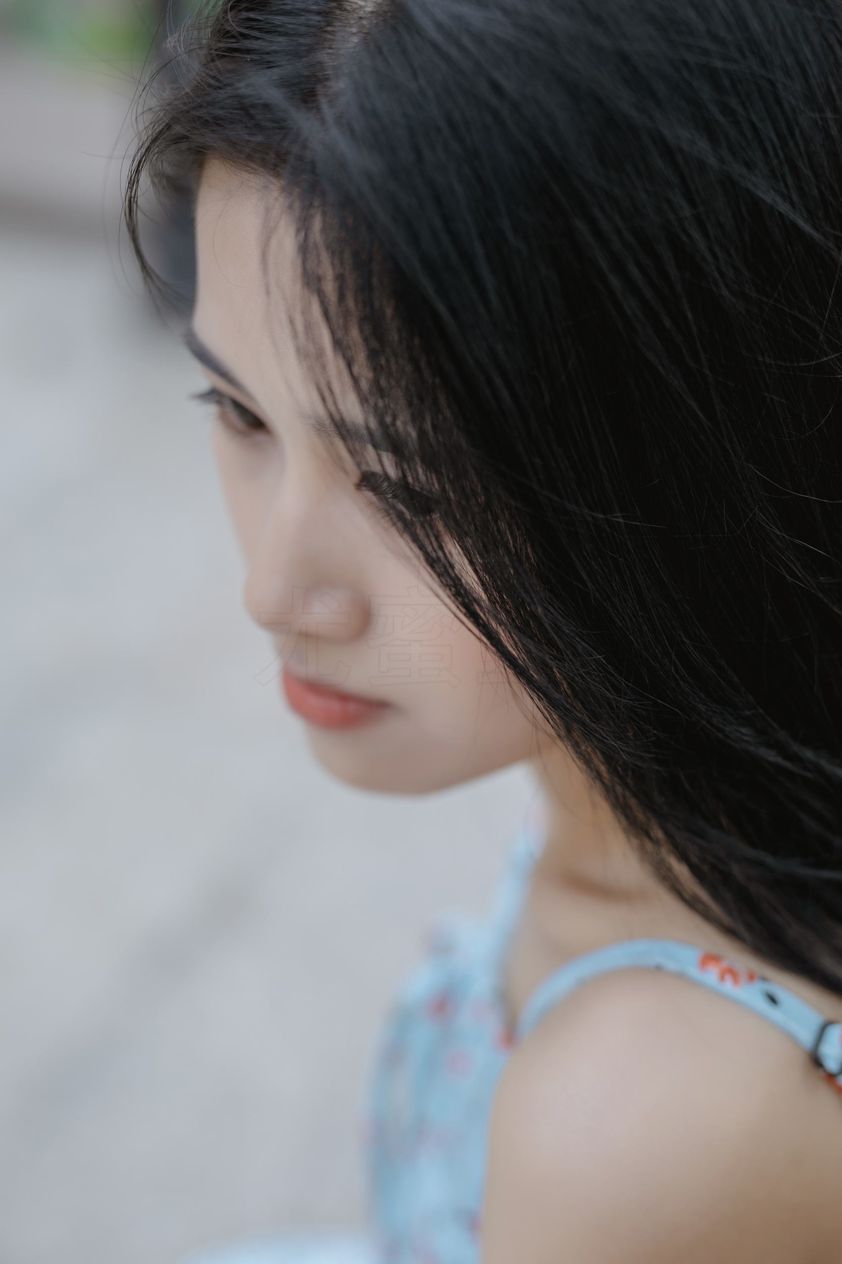 图片[65]-尤蜜丝 穿搭推广展示图集 公园里的蓝色碎花裙[68P] – 速更版-美库