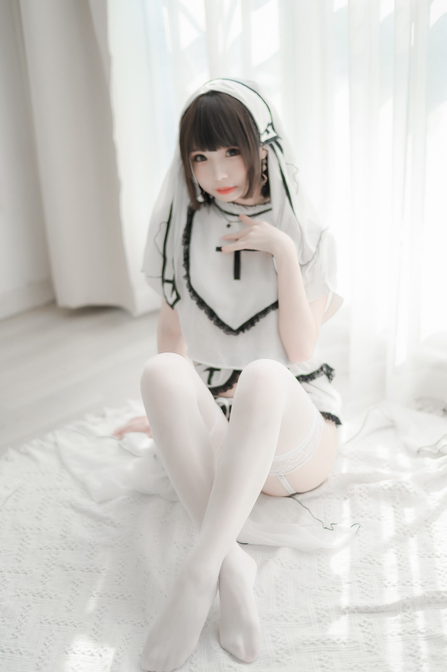 图片[38]-十万珍吱伏特 – 修女[37P] – 速更版-美库