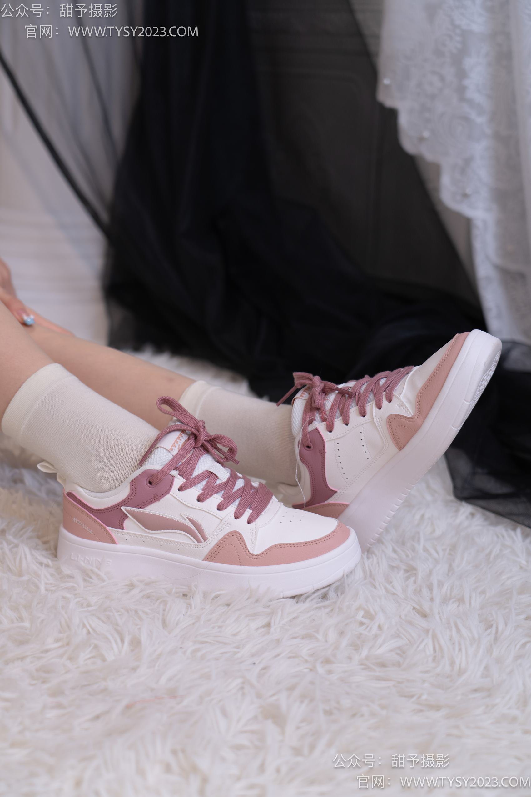 图片[13]-甜予摄影 NO.001 璇璇-板鞋、白棉袜、肉丝[124P] – 速更版-美库